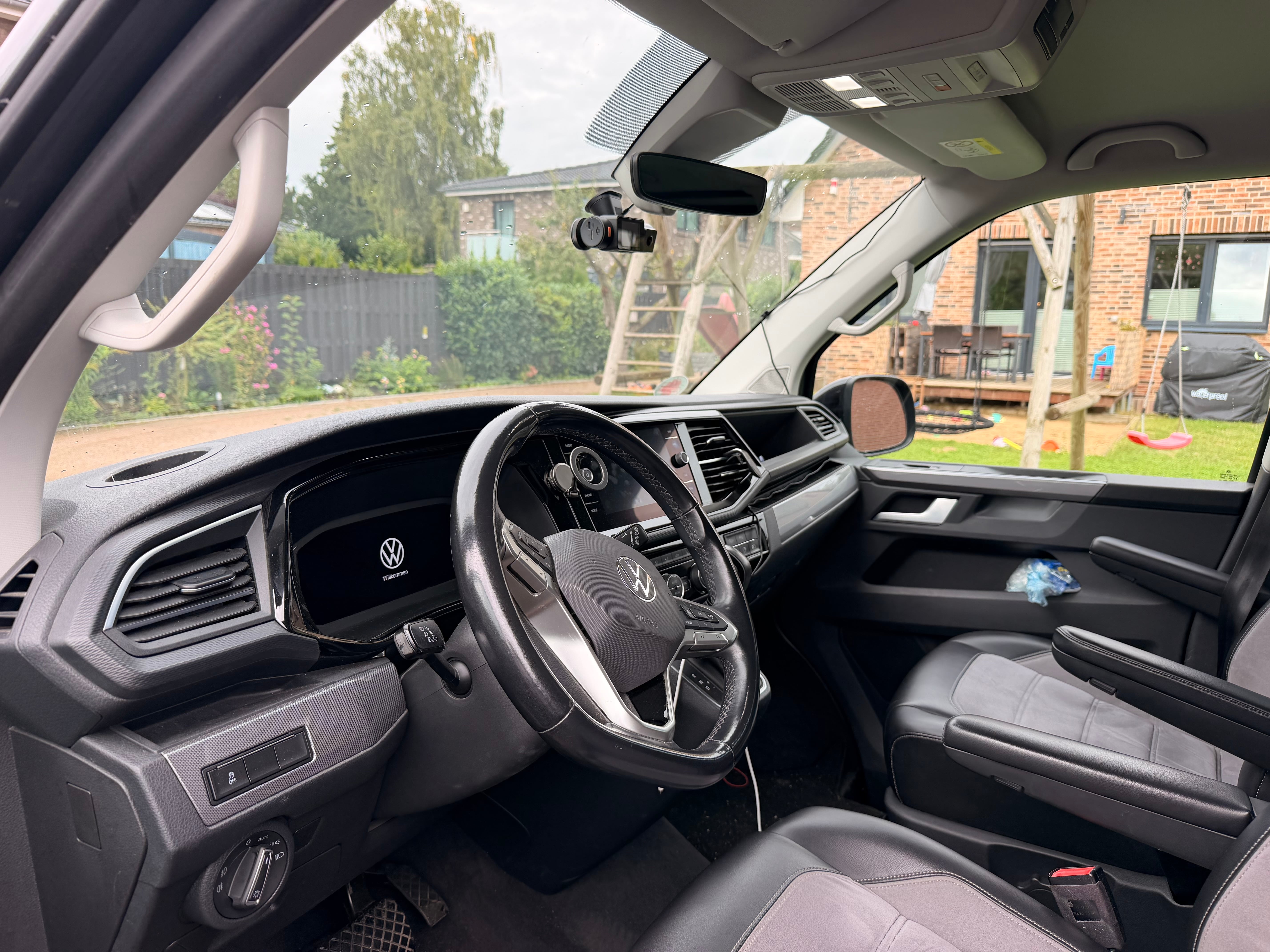 Volkswagen Multivan 7-Sitzer con GPS
