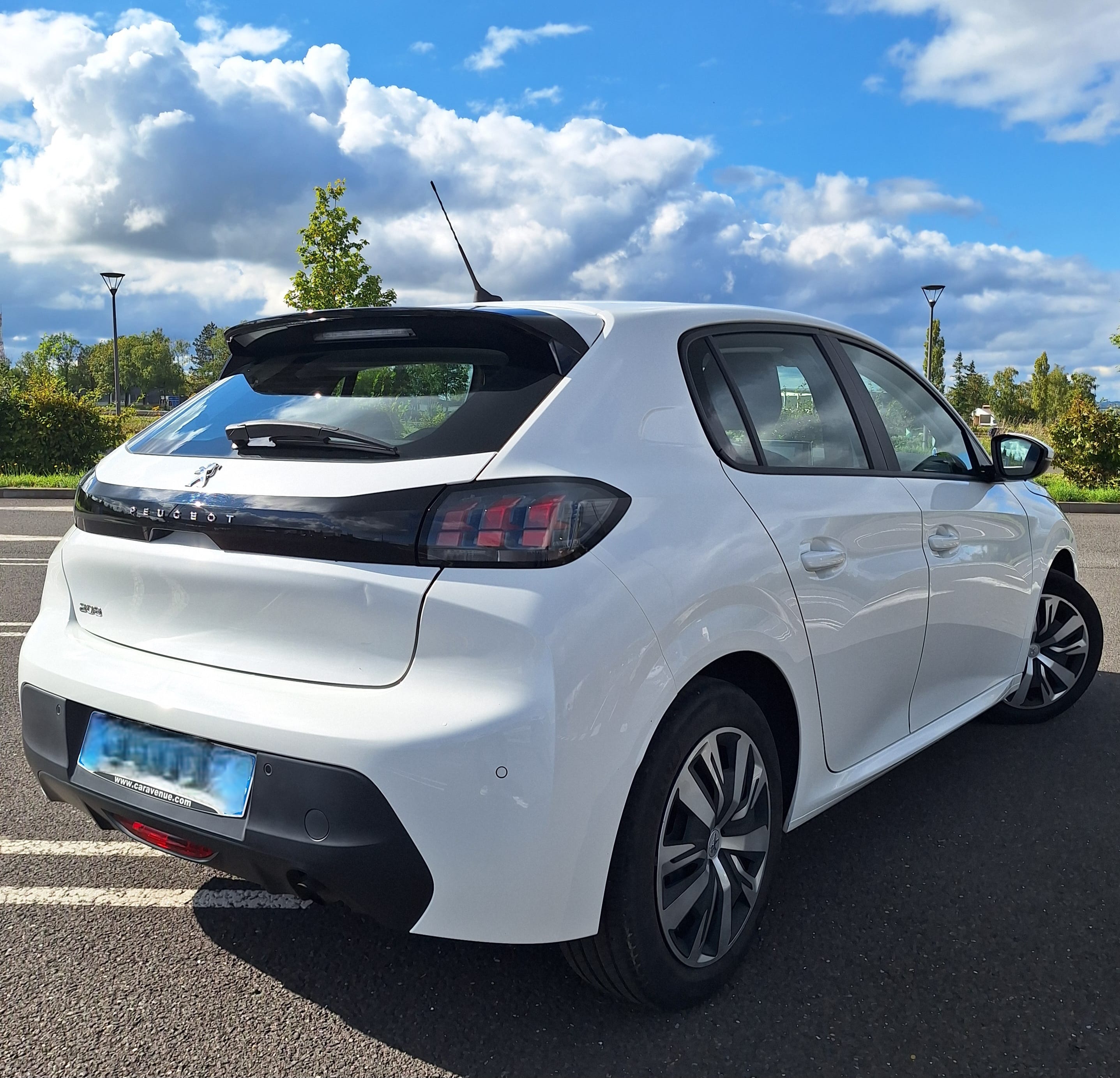 Peugeot 208 avec GPS