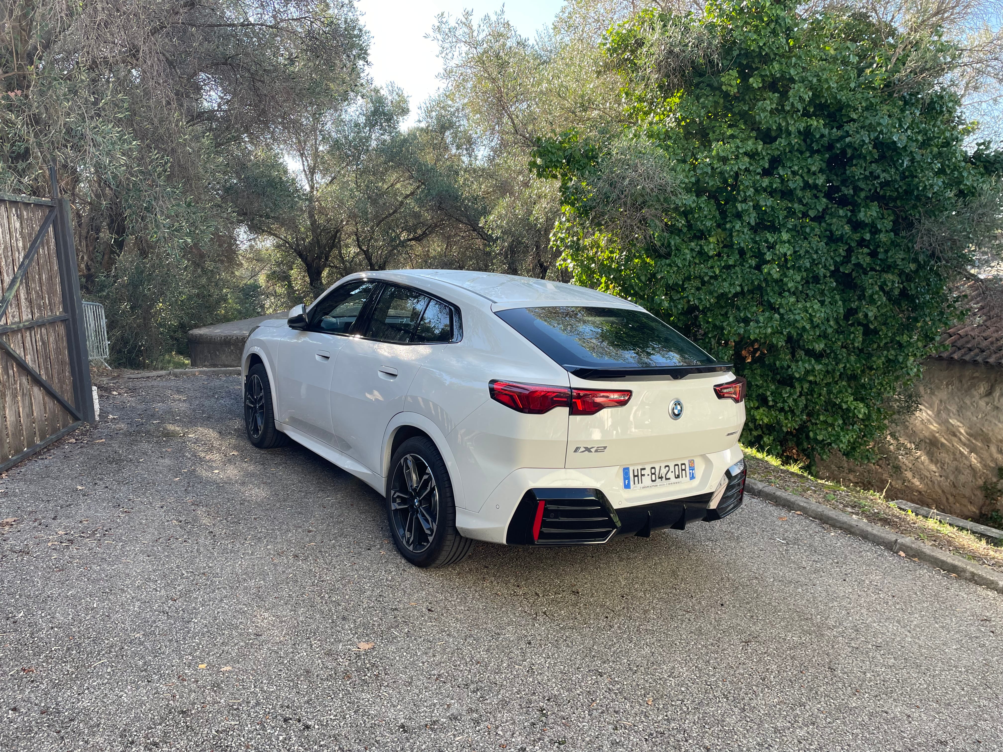 BMW iX2 eDrive20 avec GPS