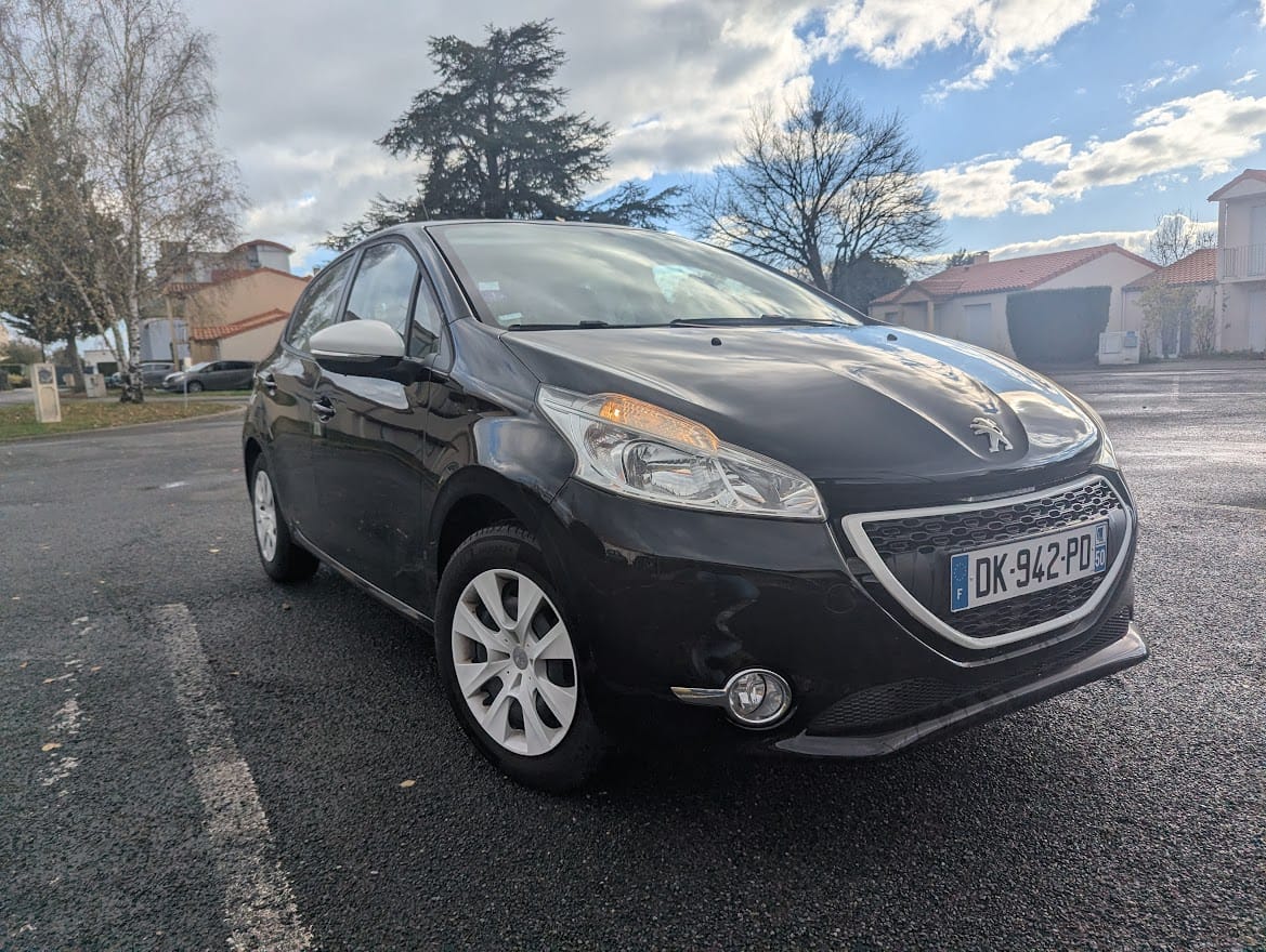 Peugeot 208, 2014, Essence 95