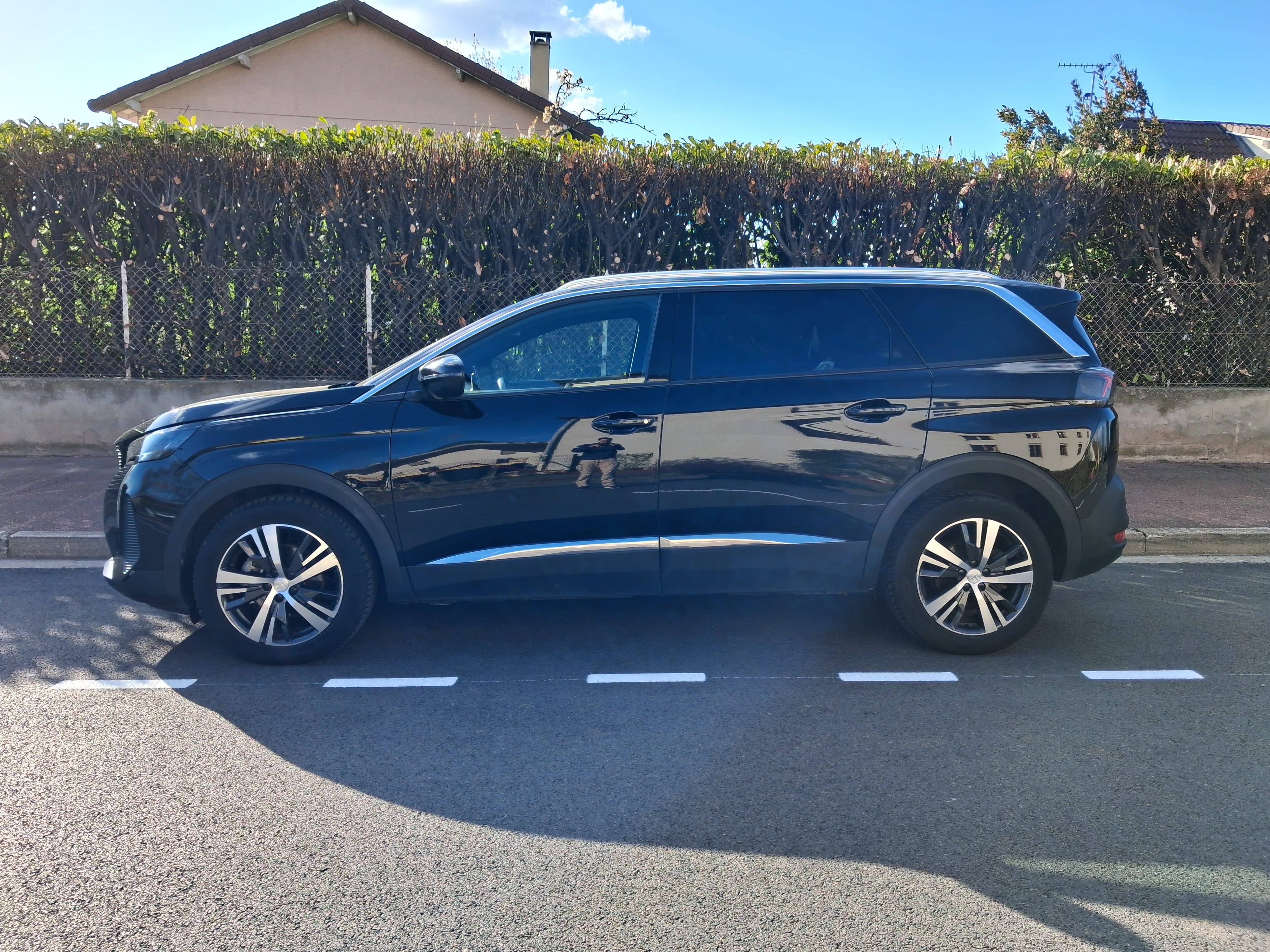 Peugeot 5008 7 places hybride avec Climatisation