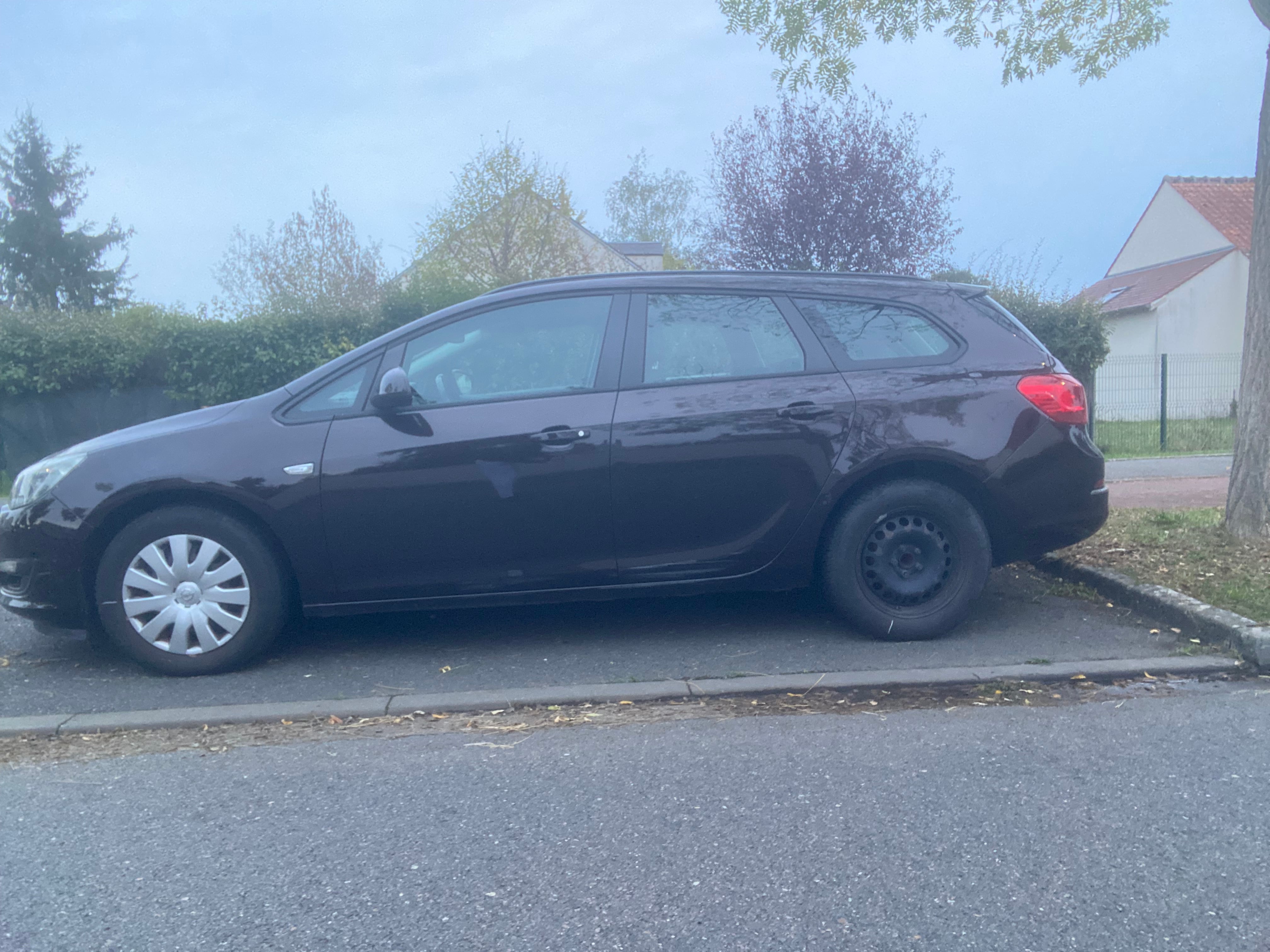 Opel Astra Sports Tourer, 2015, Essence 95