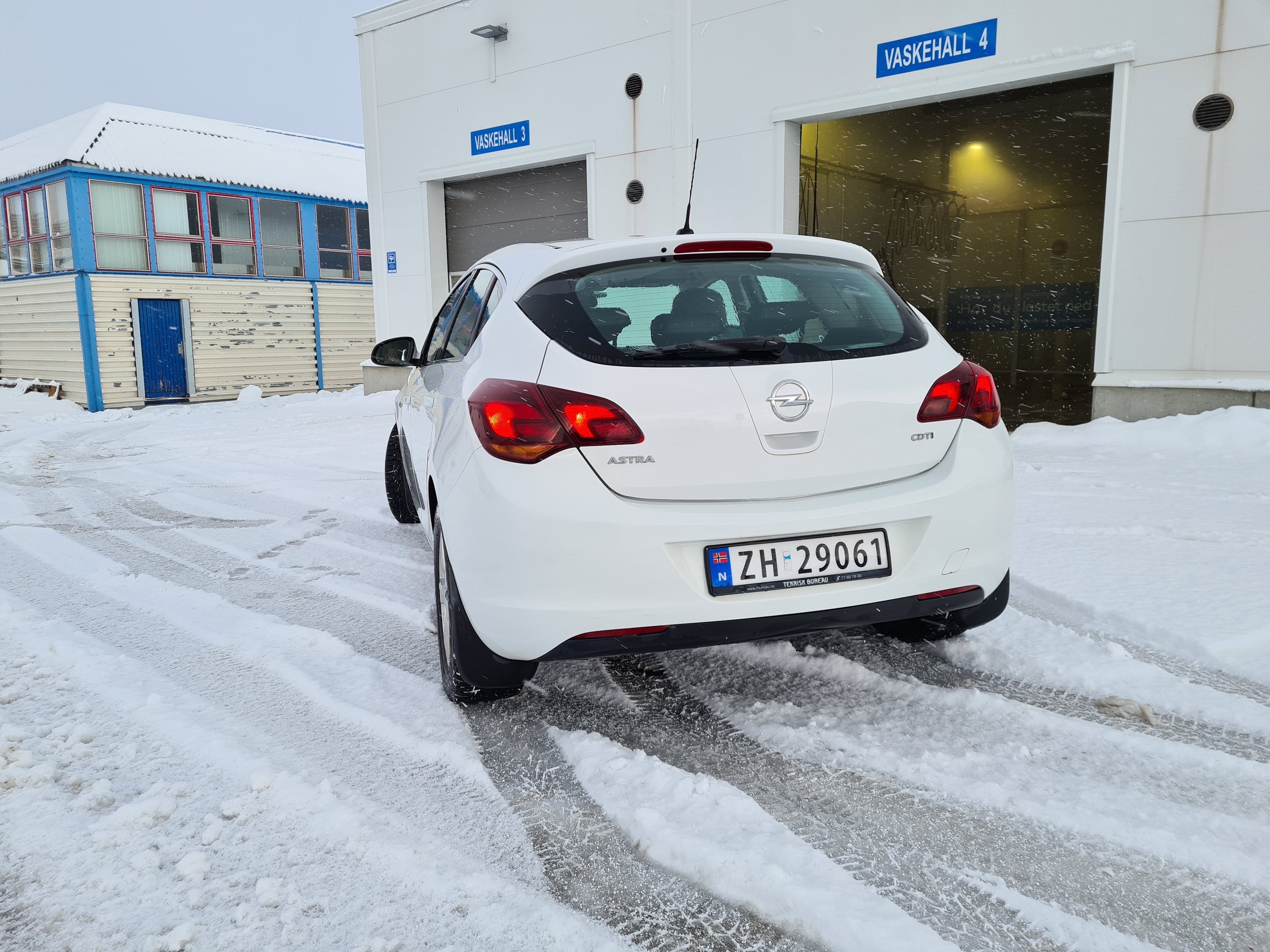 Opel Astra con Neumáticos de invierno