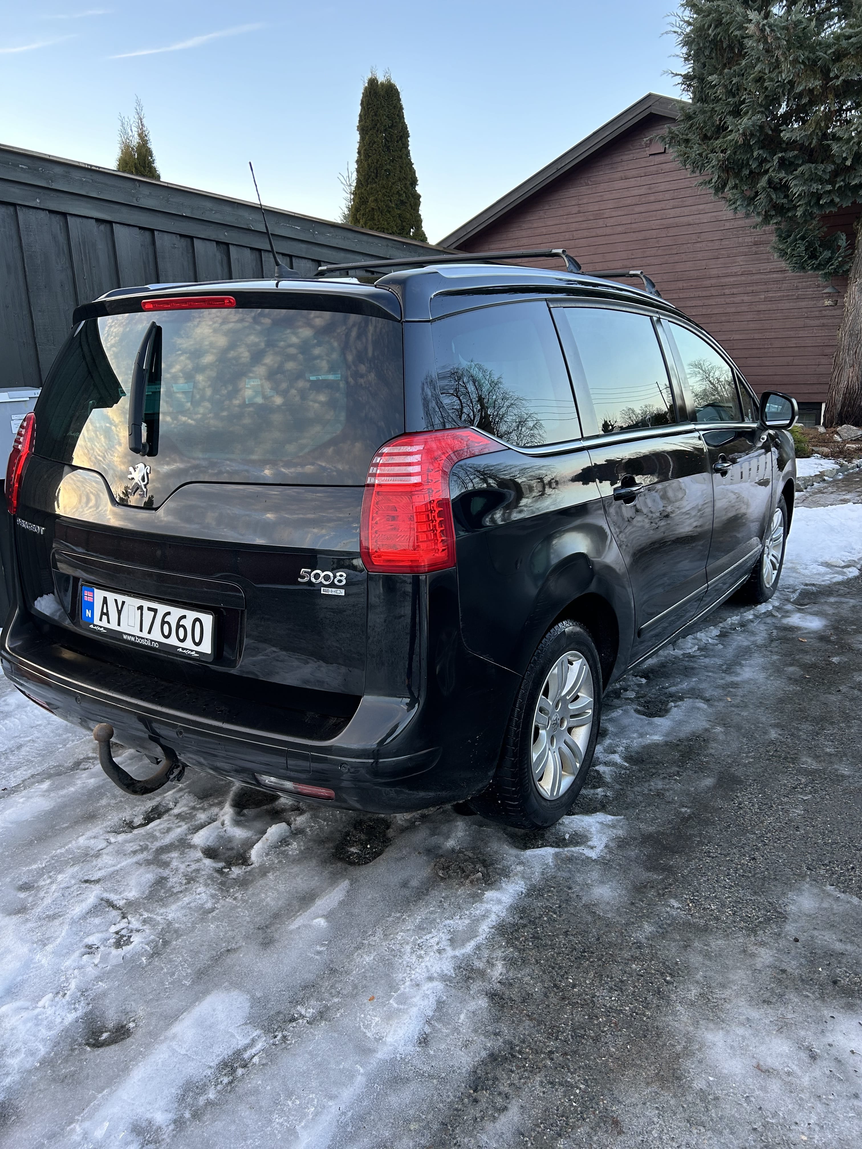 Peugeot 5008 med Skiboks