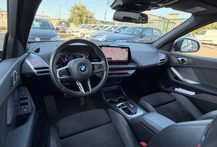 BMW Série 1 avec GPS