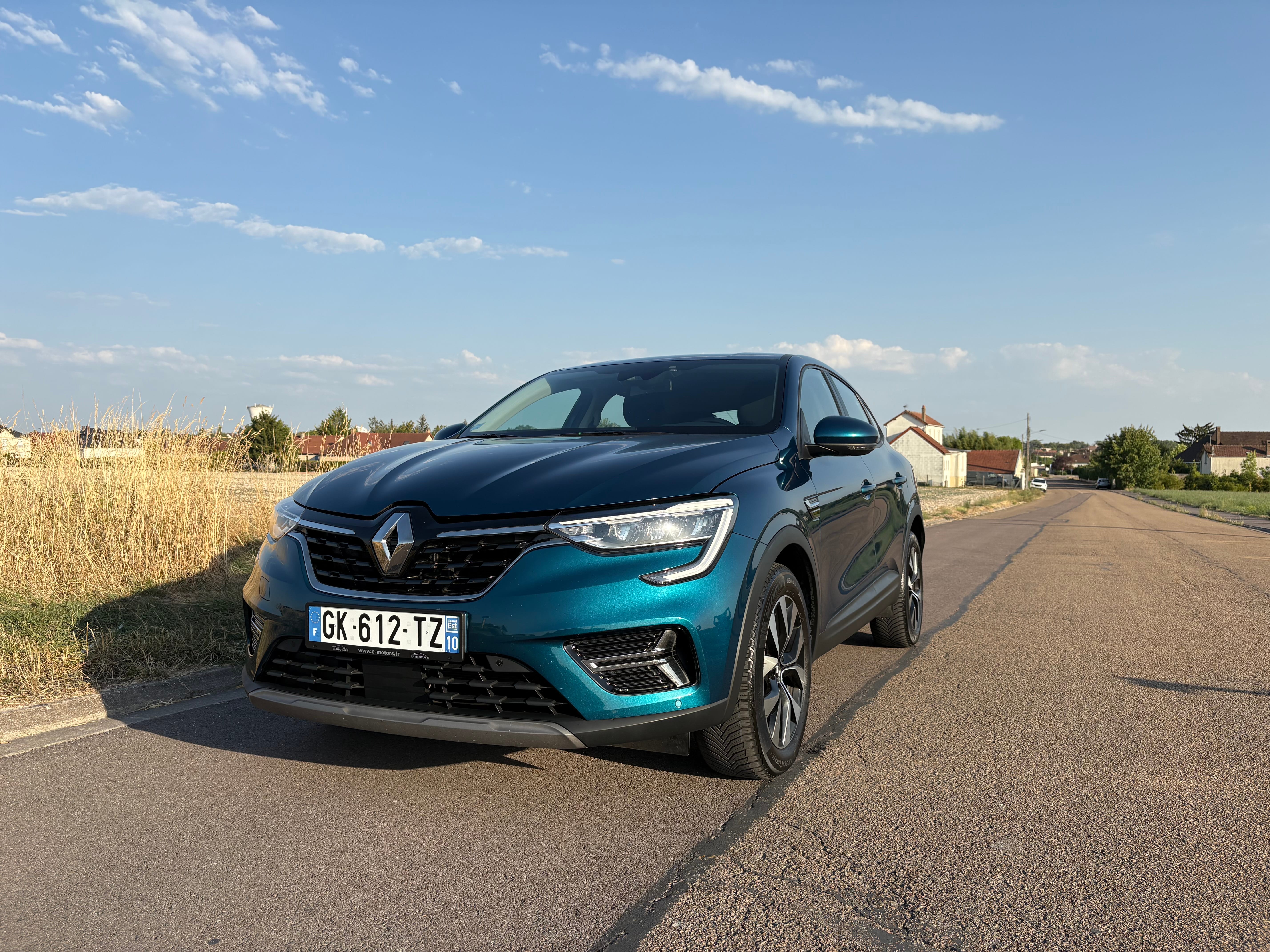 Renault Arkana E-Tech, 2022, Essence 95 / Électrique (hybride), automatique