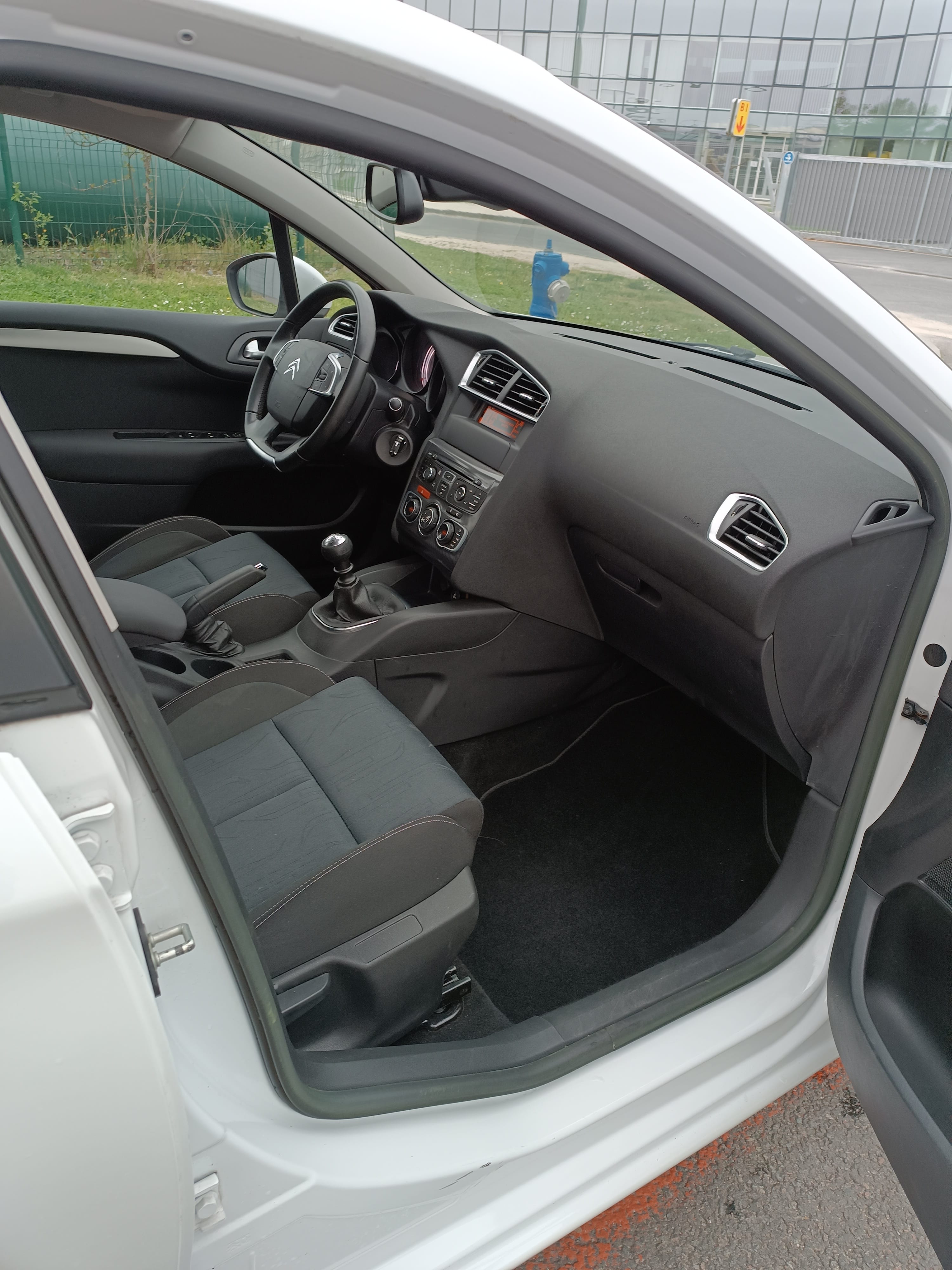 Citroen C4 1.2 130CV Start & Stop avec Entrée audio / iPod