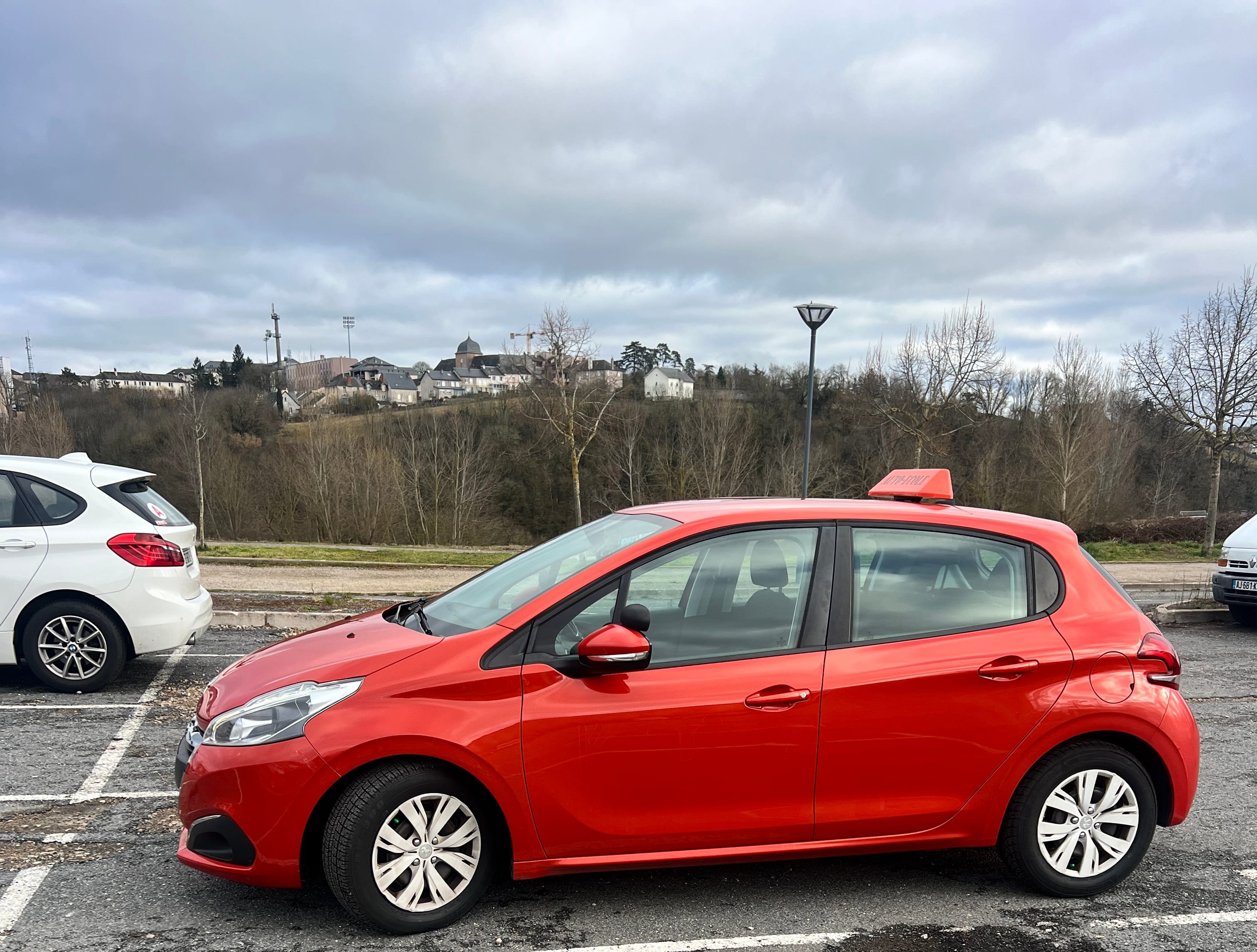 Peugeot 208 Auto école avec GPS