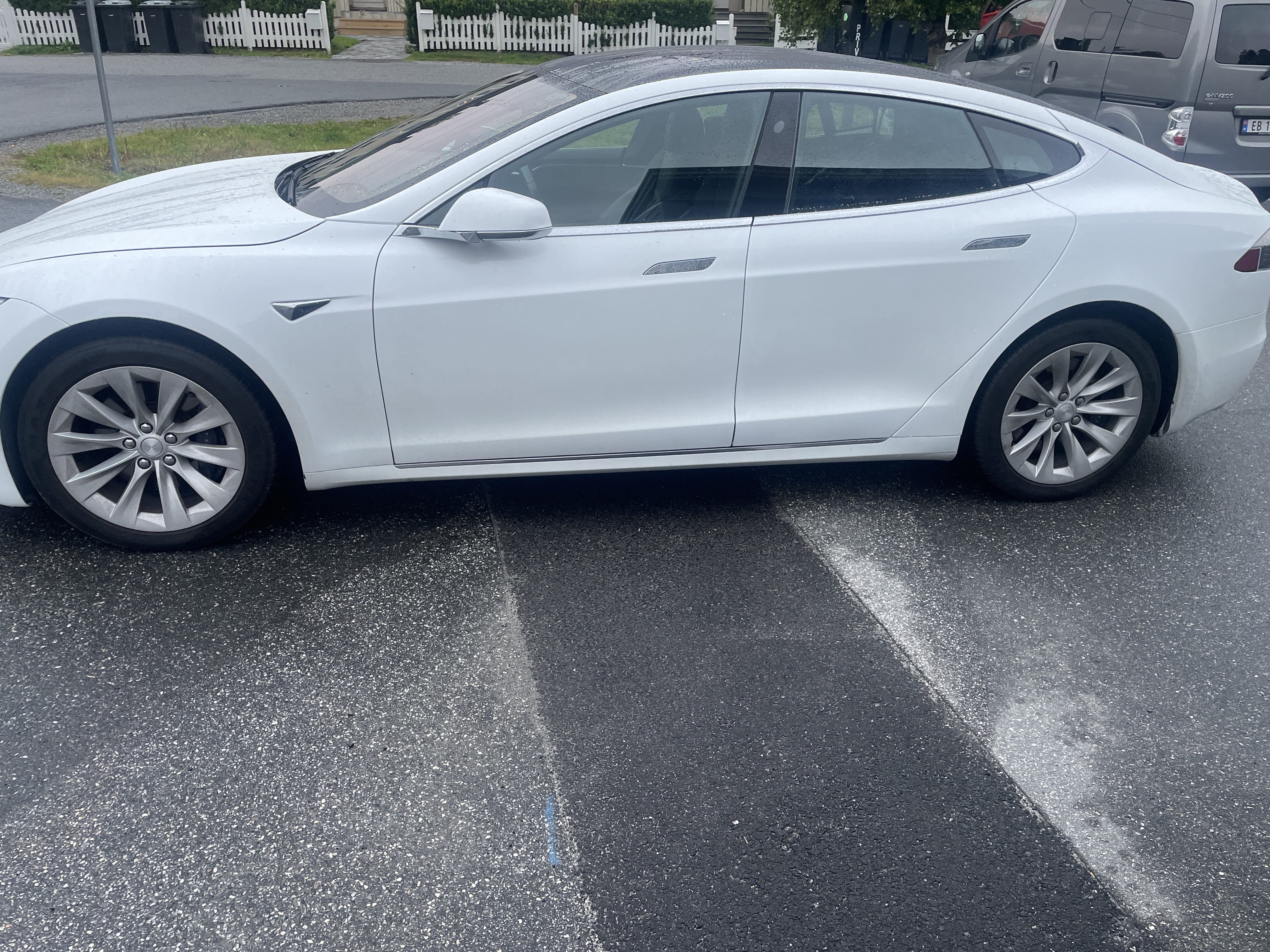 Tesla Model S 75D med Aircondition