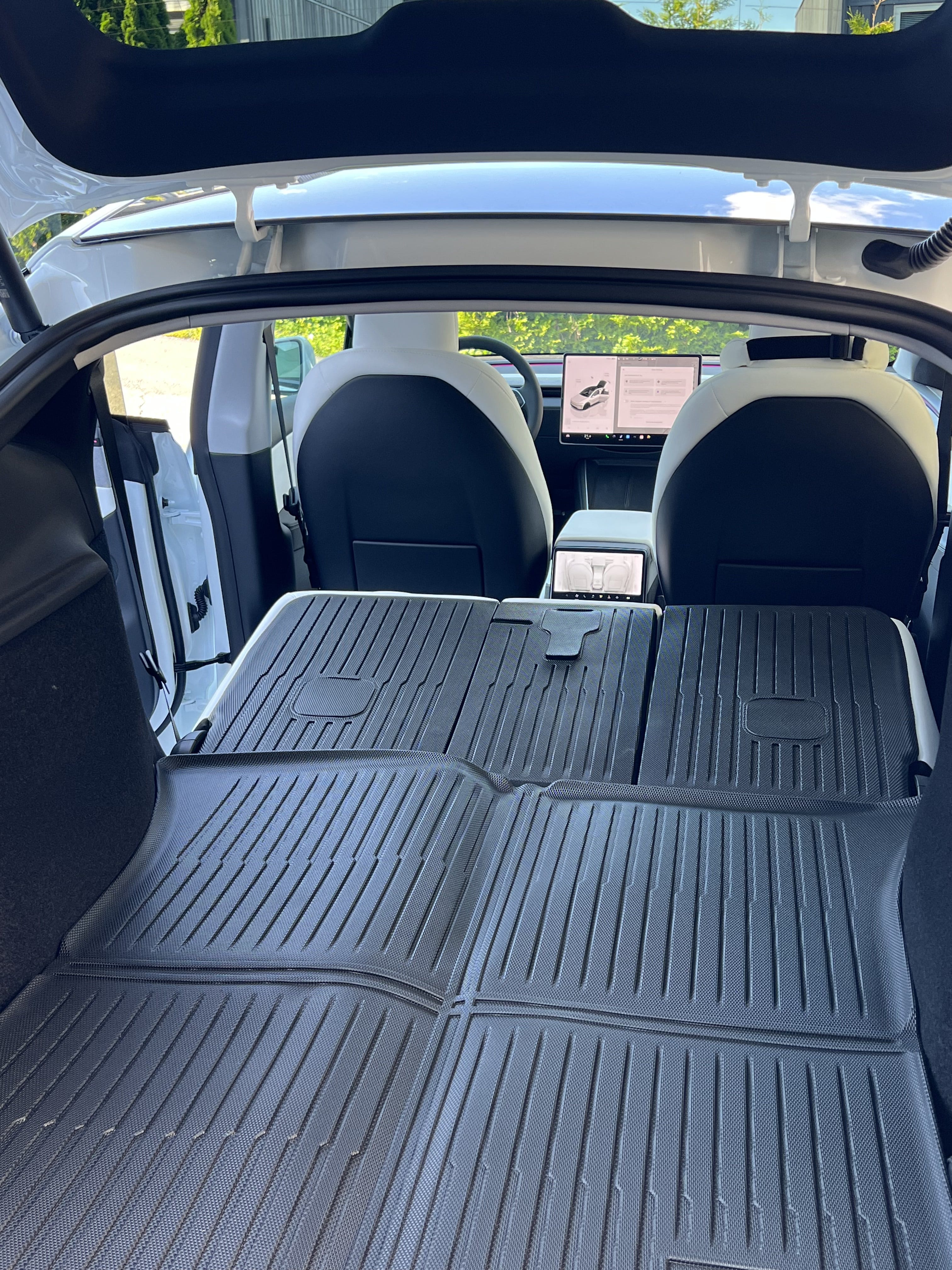 Tesla Model Y Long Range med Bluetooth audio