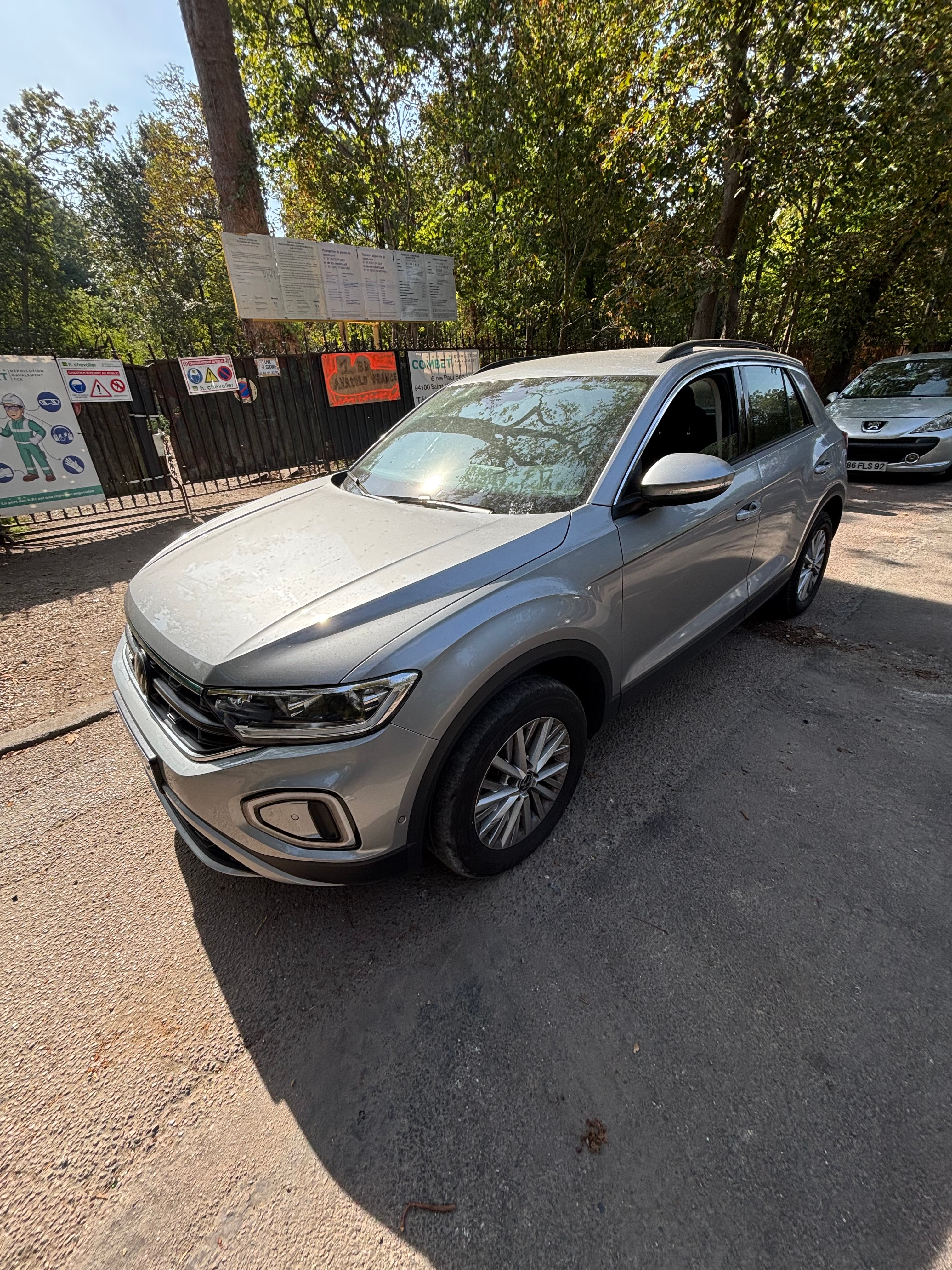 Volkswagen T-Roc, 2023, Essence 95, Automatik