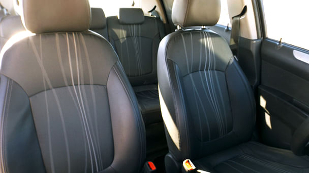 Chevrolet Spark *clim*Parking Cinq Avenues Longchamps