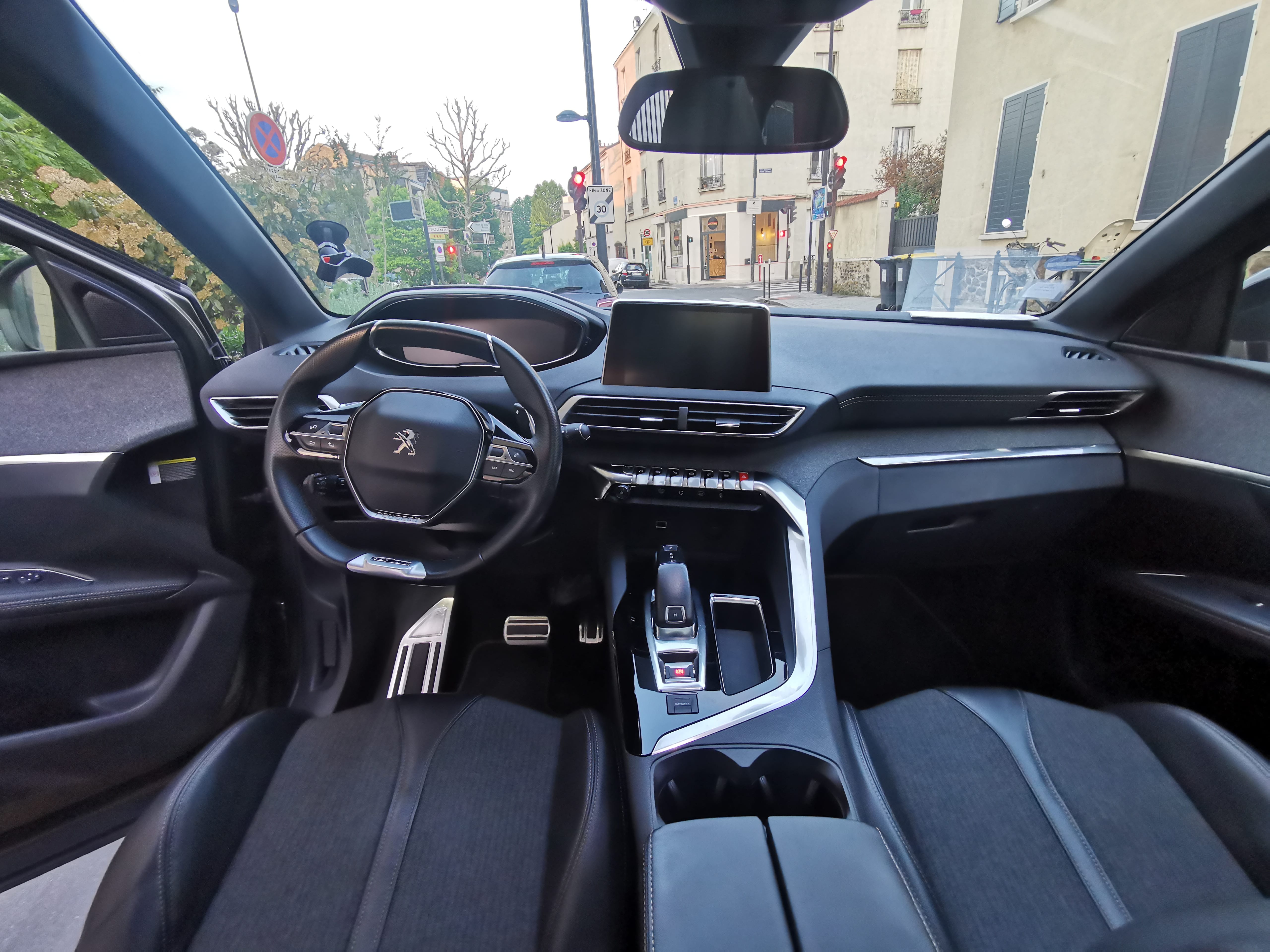 Peugeot 5008 avec Apple CarPlay