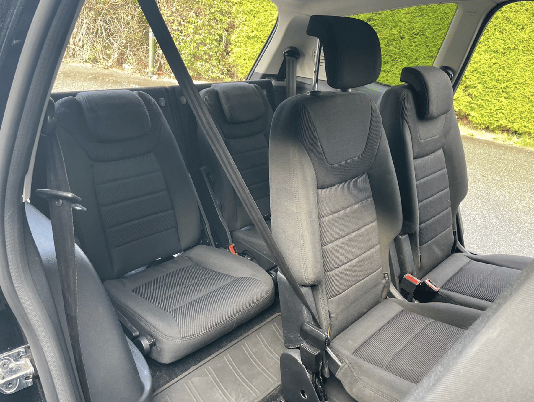 Ford S-Max with Roof box