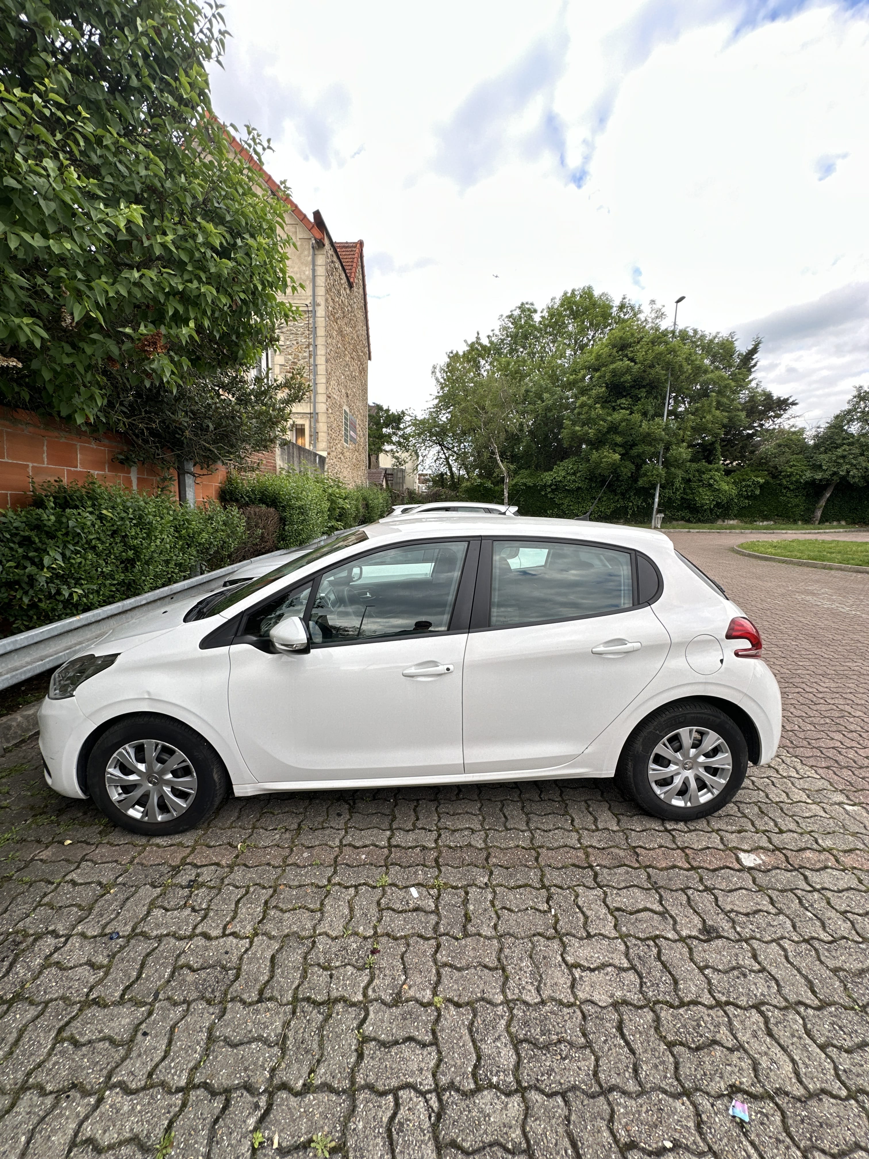 Peugeot 208 avec Climatisation