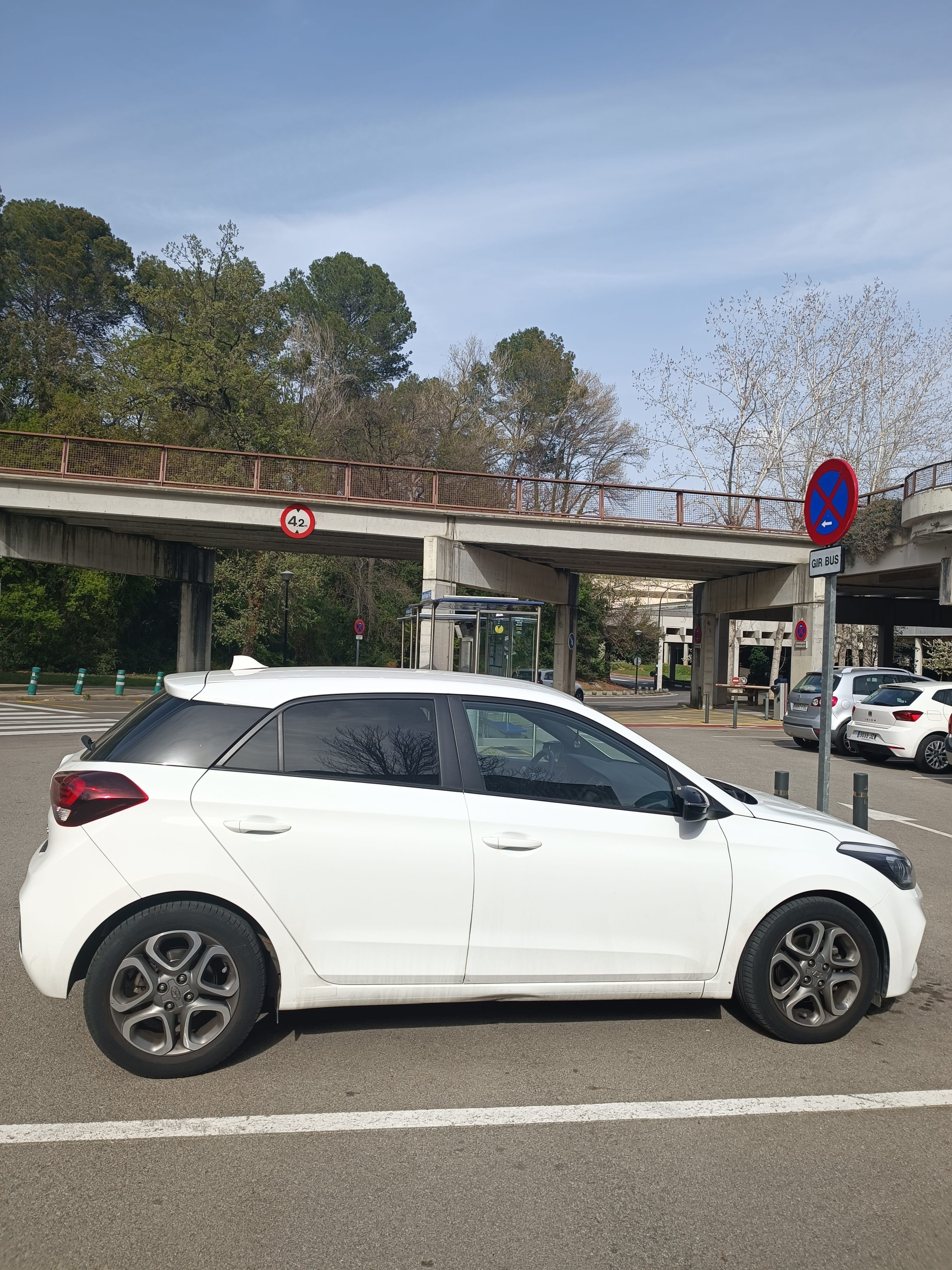 Hyundai i20 con Aire acondicionado