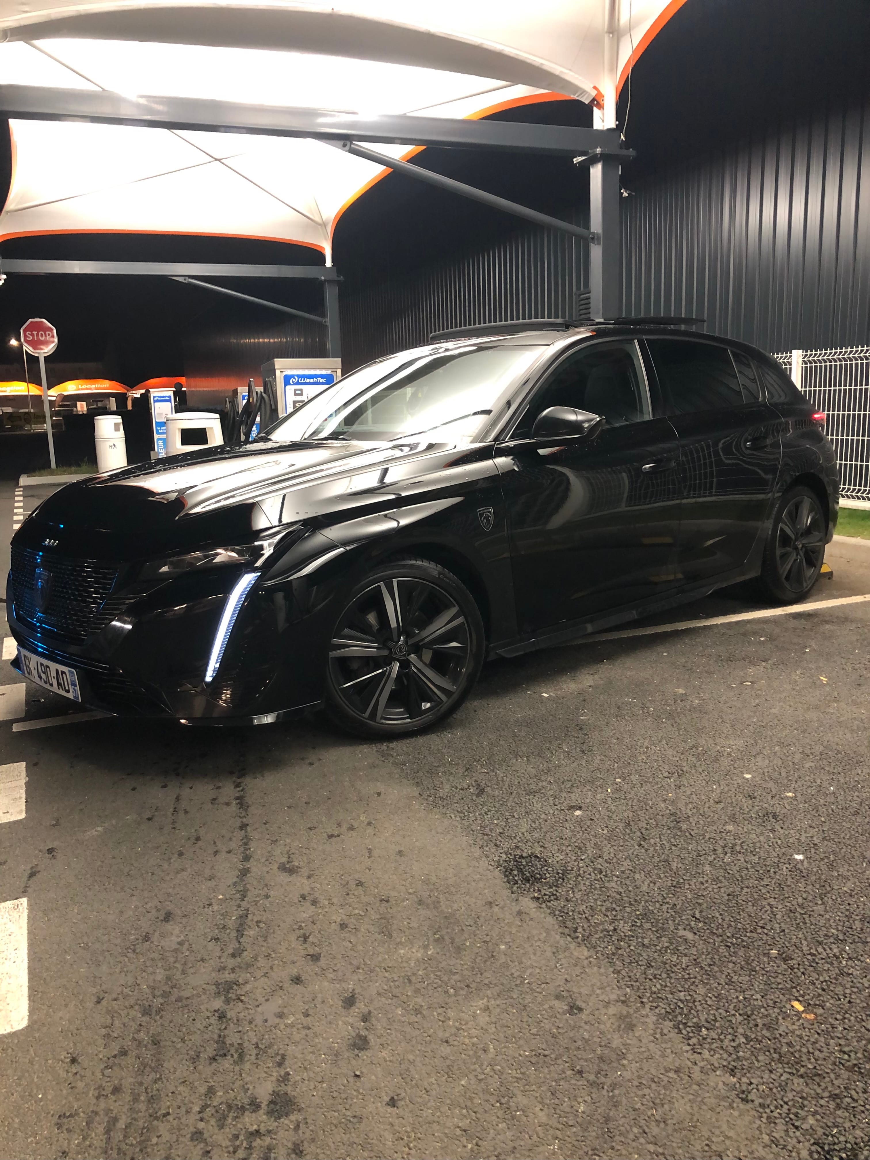 Peugeot 308 GT avec Apple CarPlay