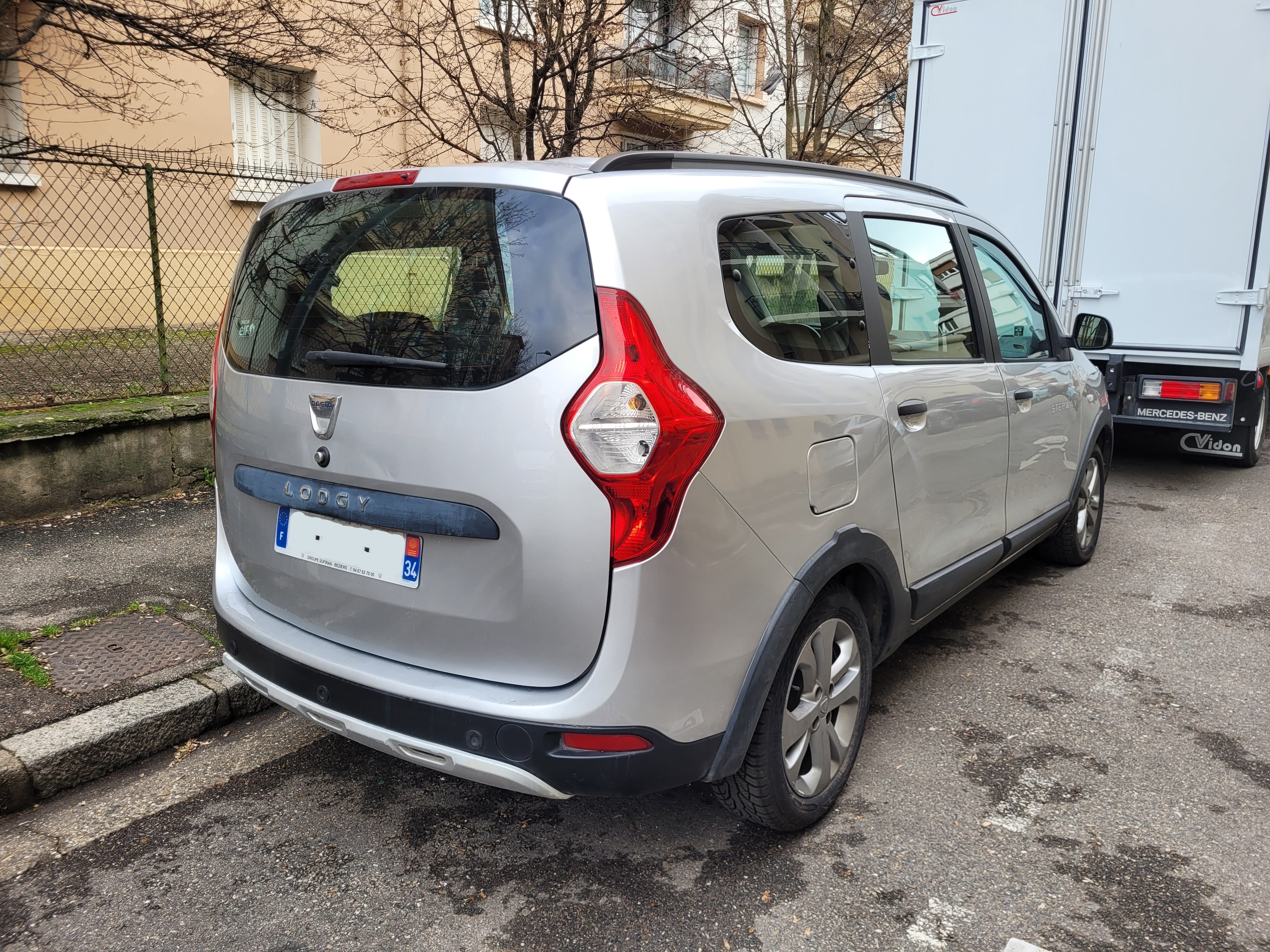 Dacia Lodgy Stepway 7 places, spacieuse et économique, Crit’Air 1 avec GPS