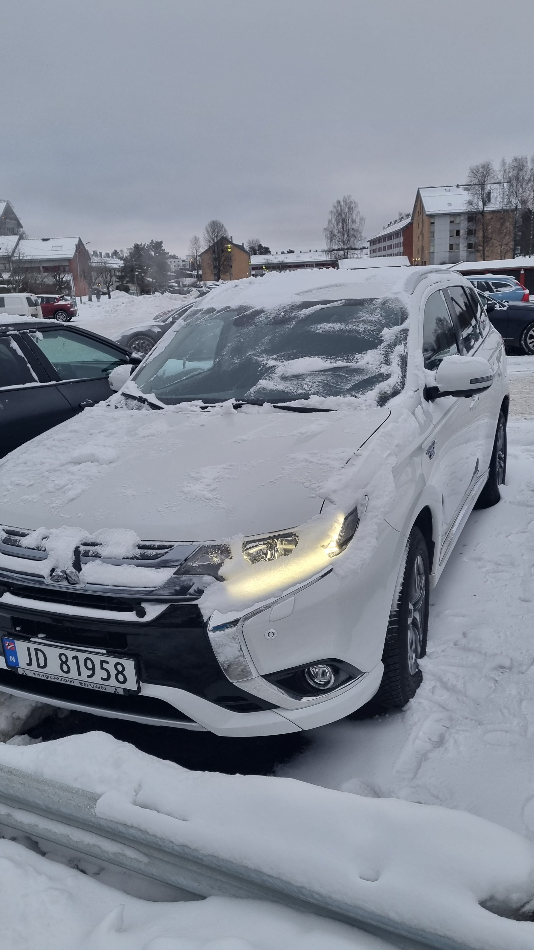 Mitsubishi Outlander Hybrid, 2018, Blyfri 95, automatisk
