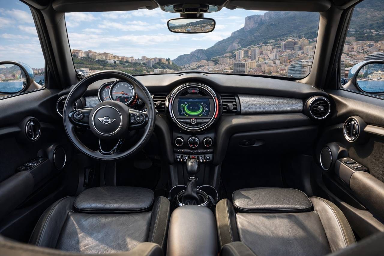 Mini Cabriolet with Cruise control