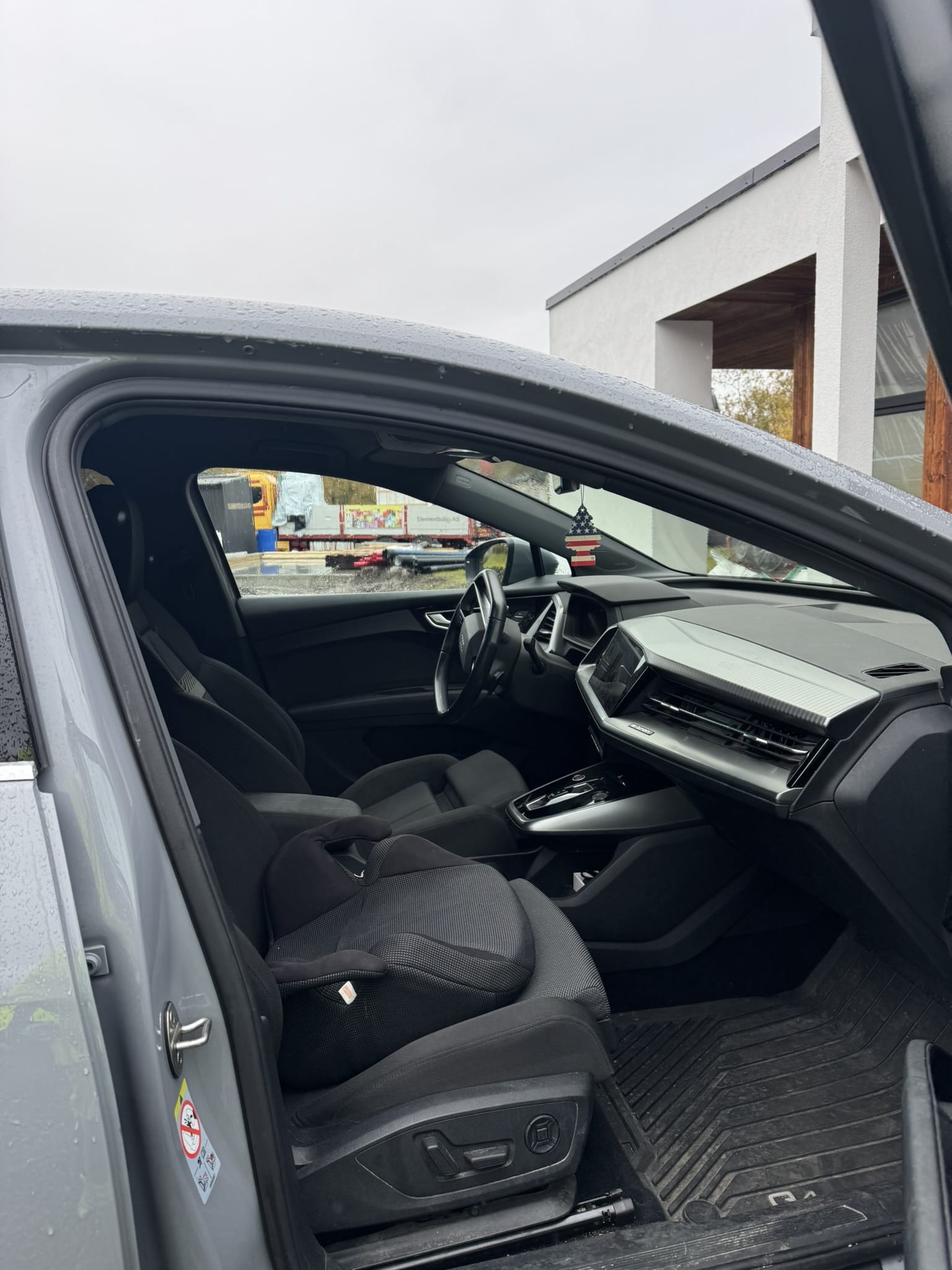 Audi Q4 35 e-tron (RWD) med Cruisekontroll