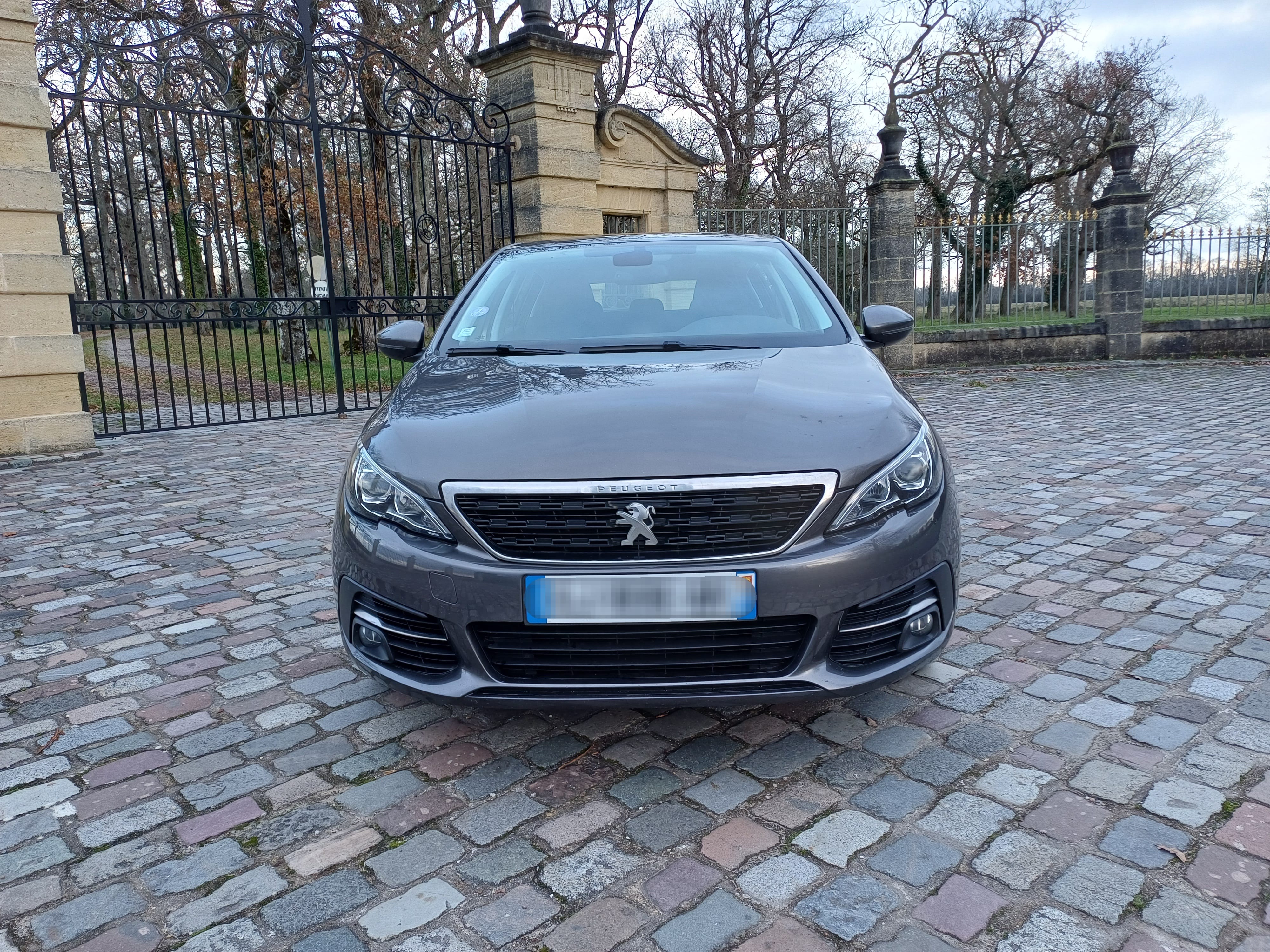 Peugeot 308 avec Apple CarPlay