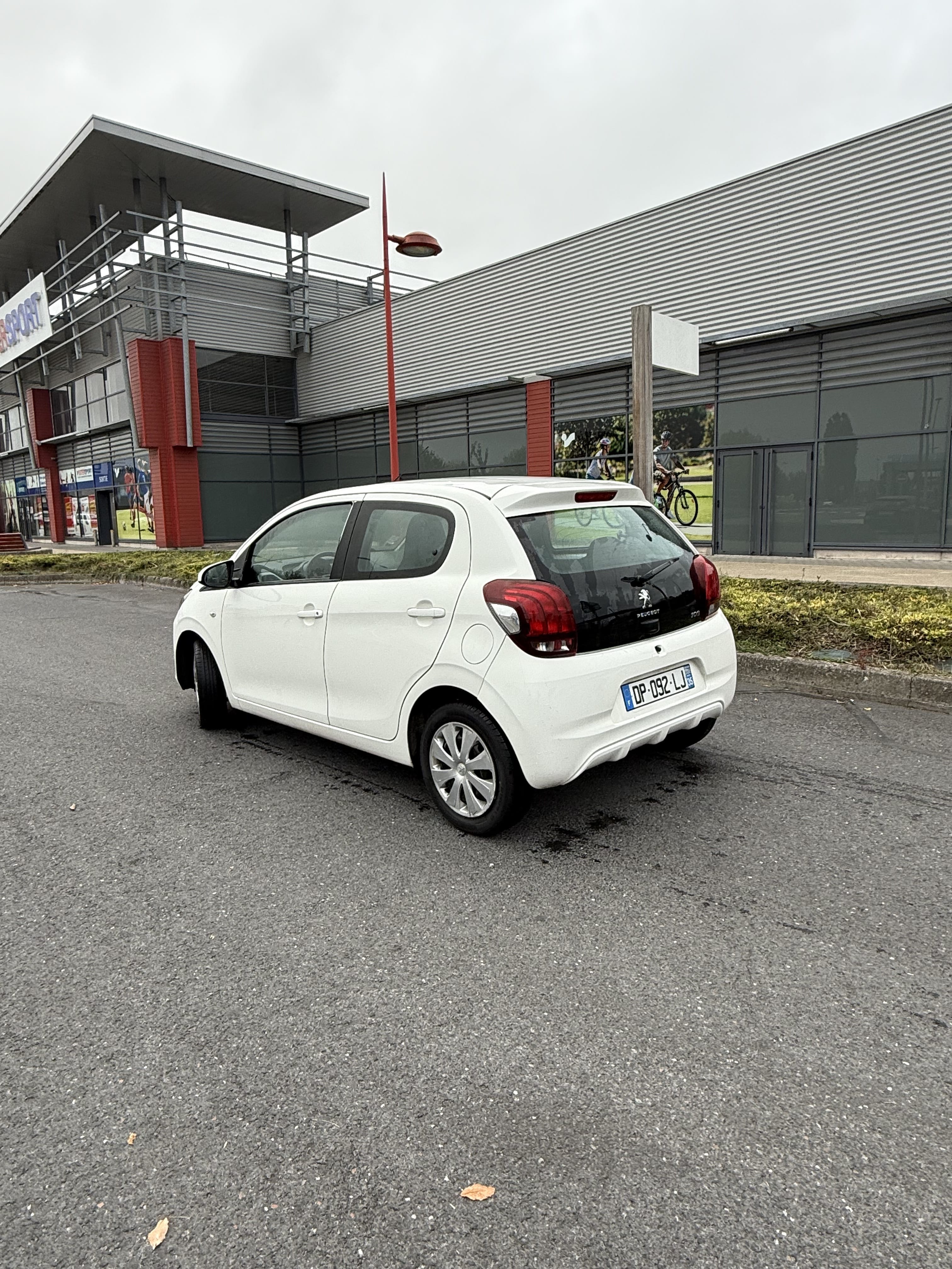 Peugeot 108 avec Entrée audio / iPod