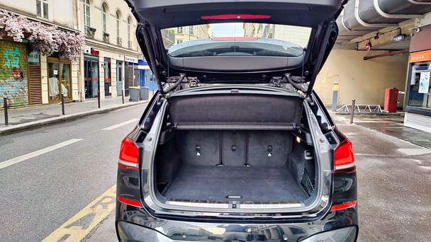BMW X1 Sport avec sièges auto avec Chaines