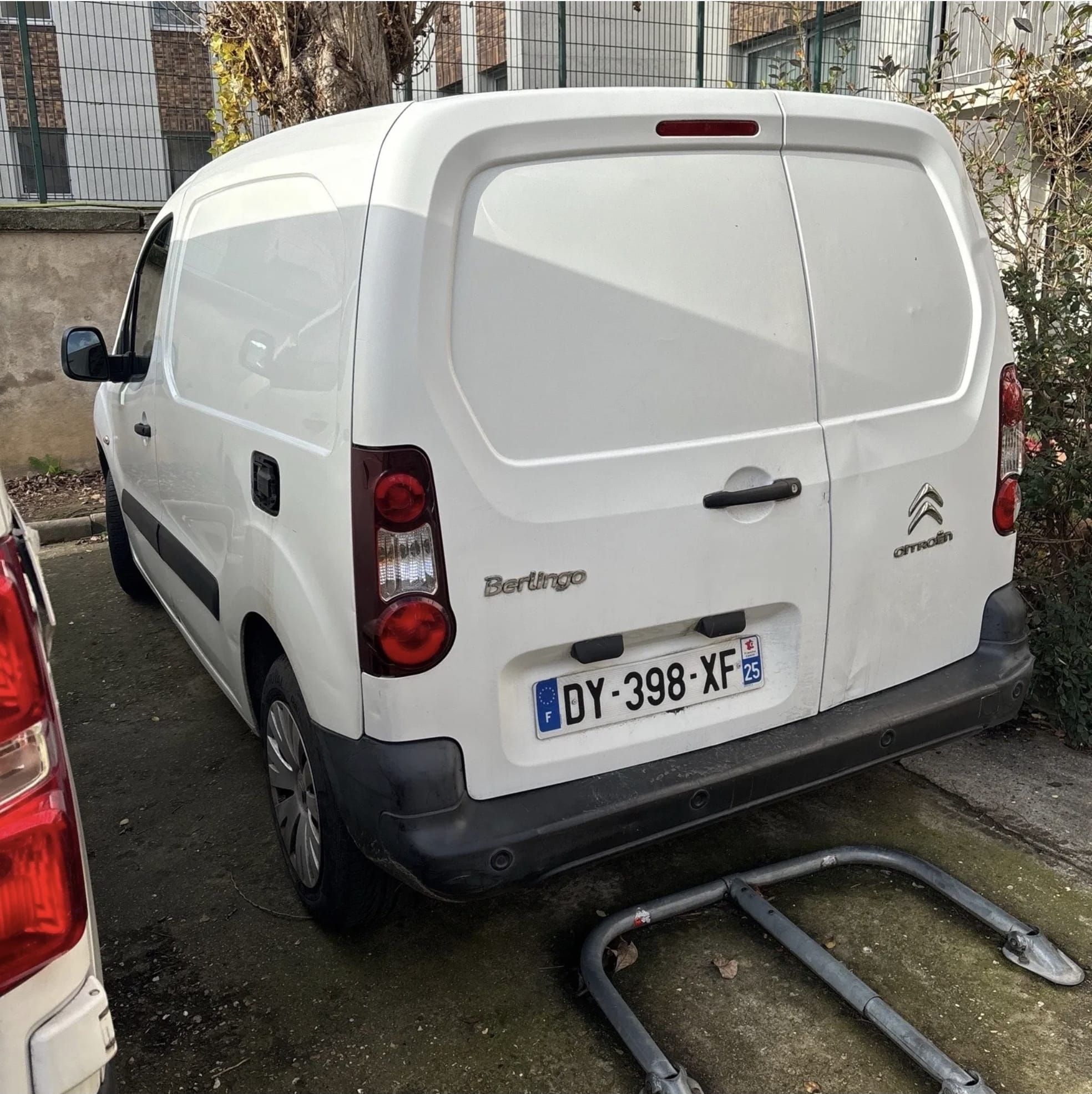 Citroen Berlingo 1.6 Hdi 75ch DY-398-XF avec GPS
