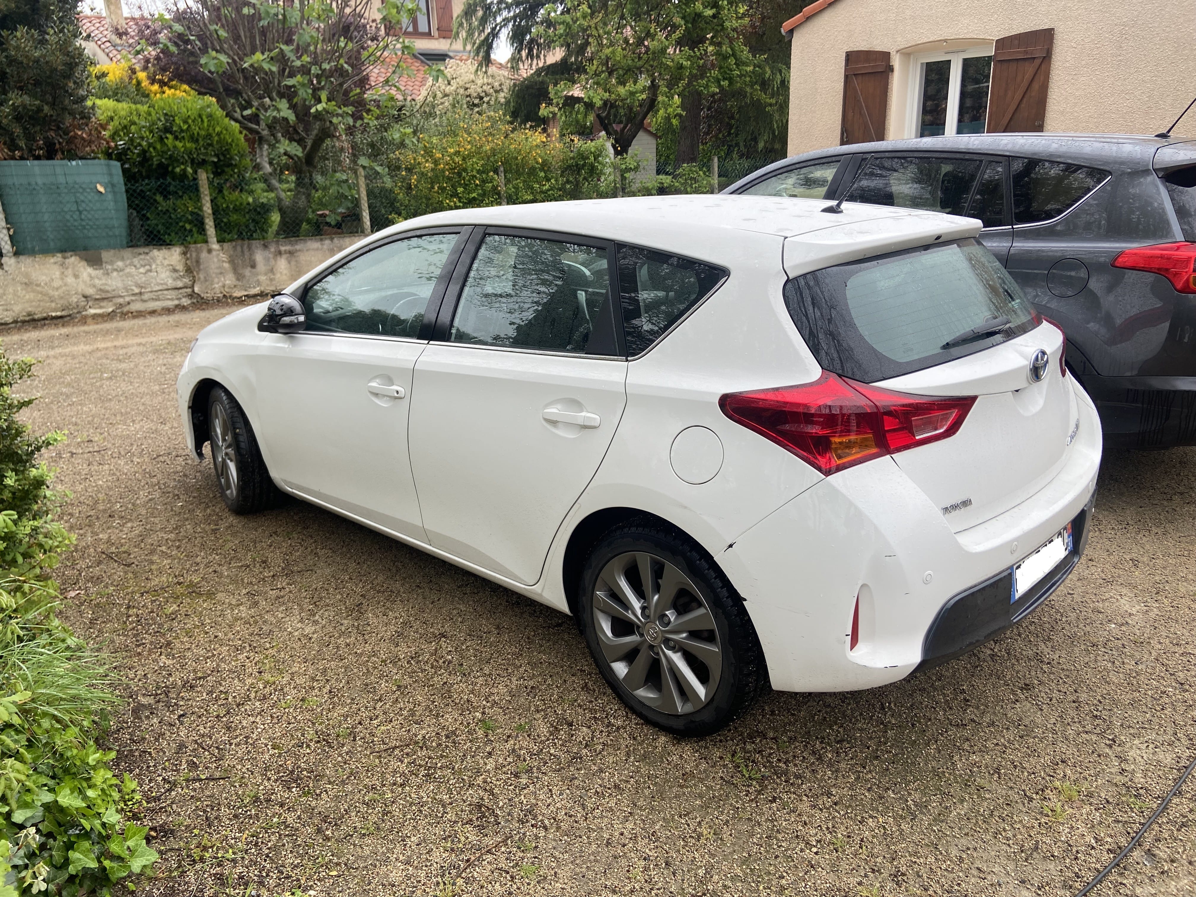 Toyota Auris GN076GC avec Climatisation