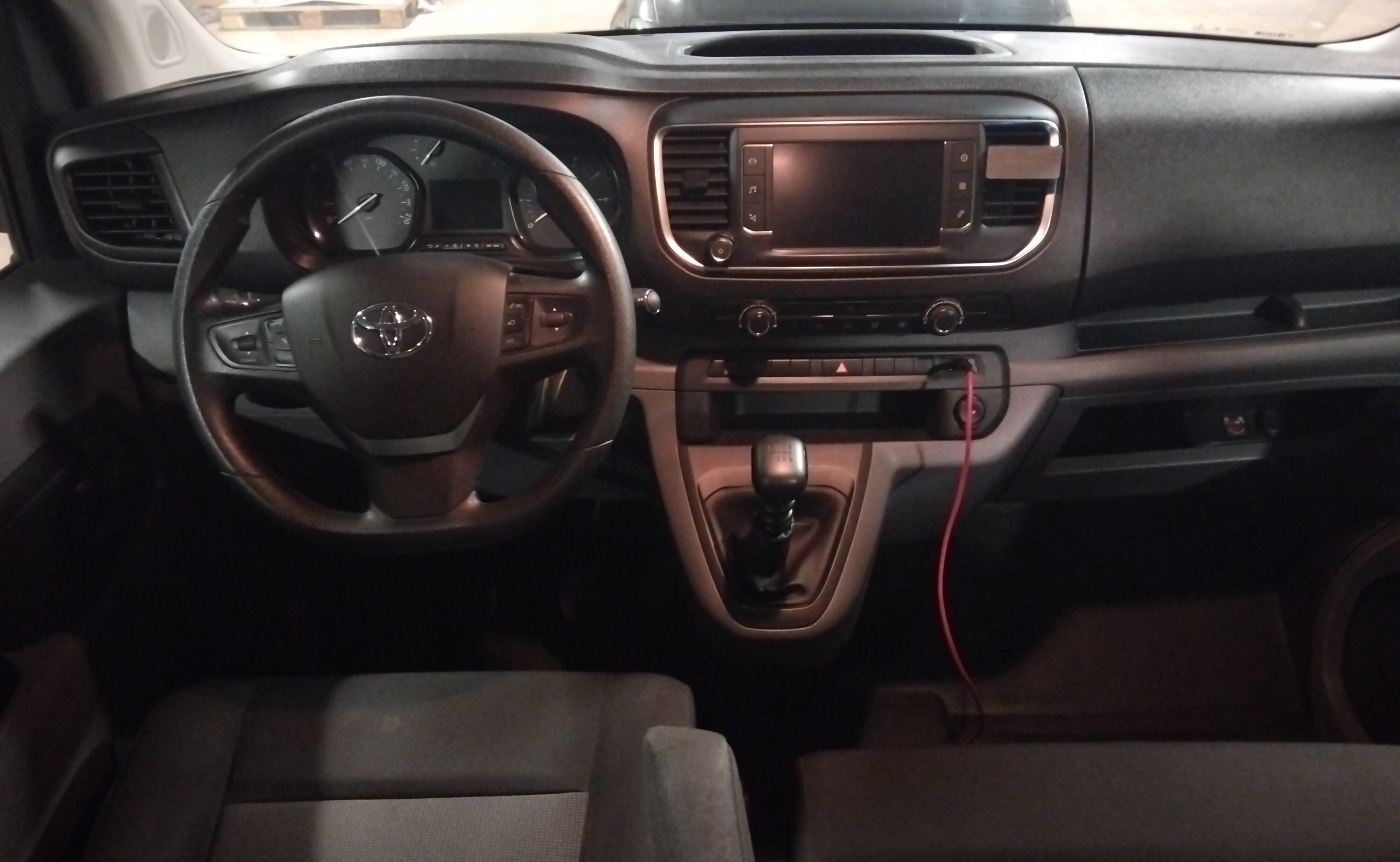 Toyota Proace Verso avec Régulateur de vitesse