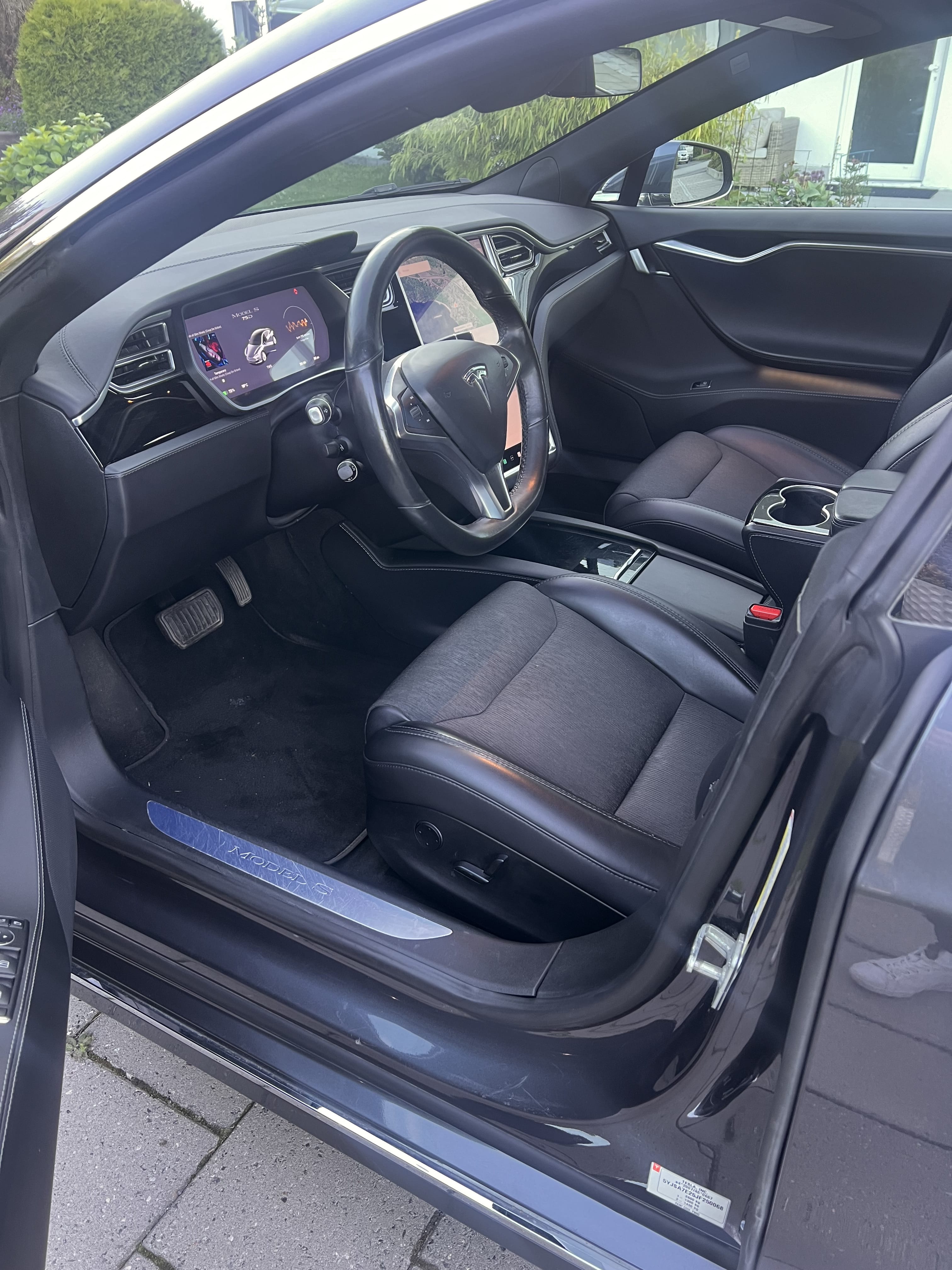 Tesla Model S 75D med Firehjulstrekk