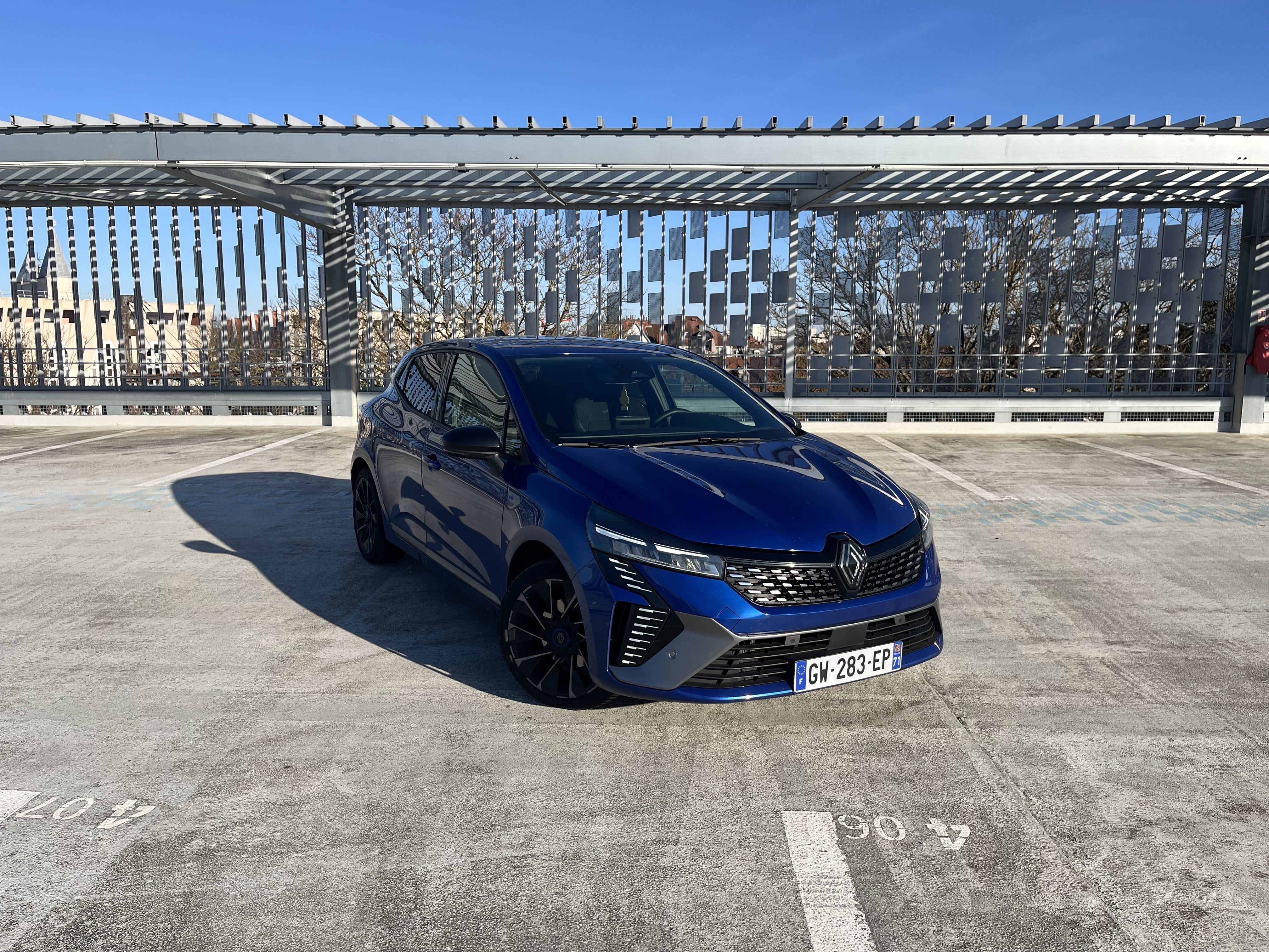 Renault Clio, 2024, Essence 98 / Électrique (hybride), automatique