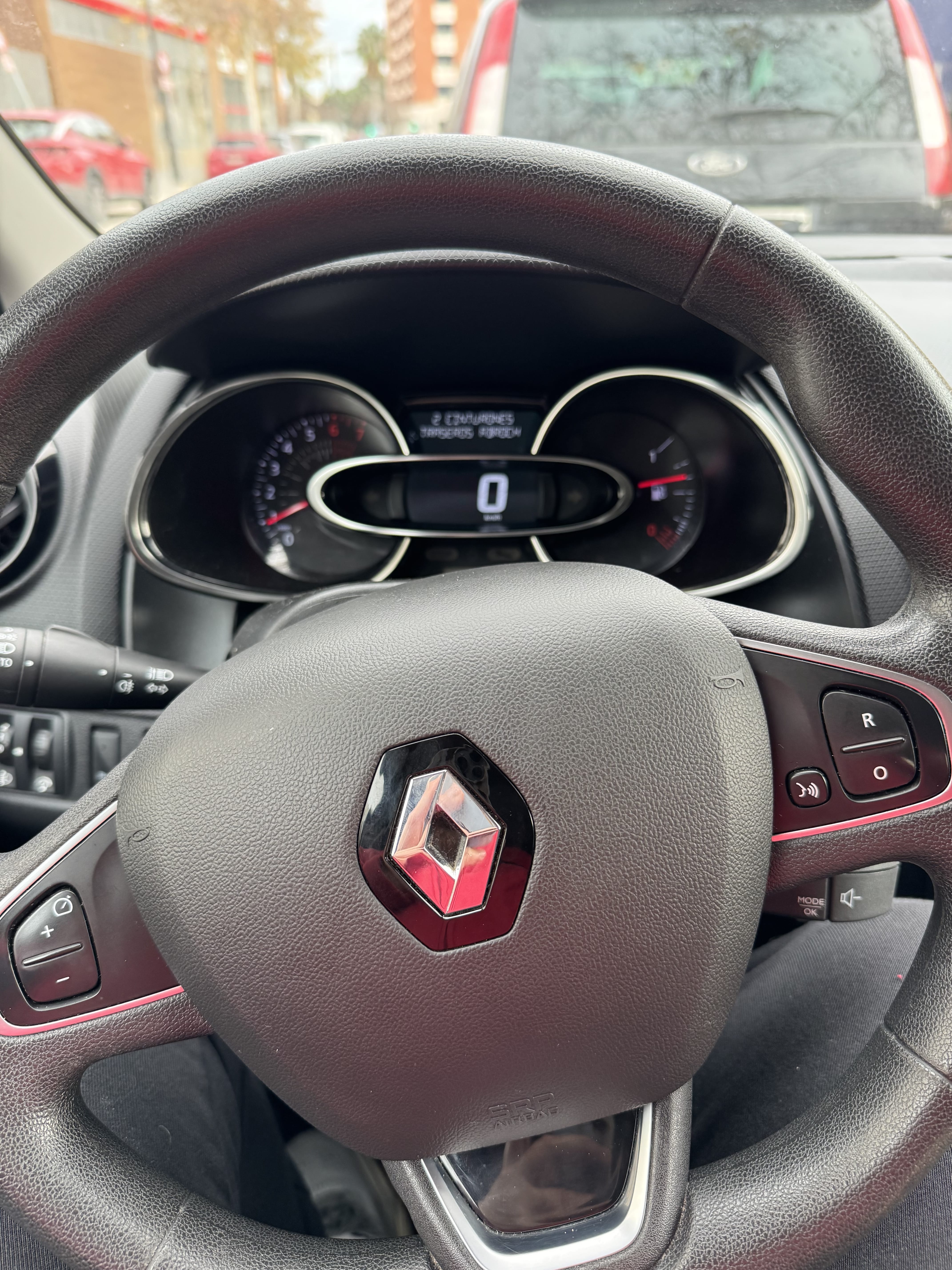 Renault Clio con Control de velocidad