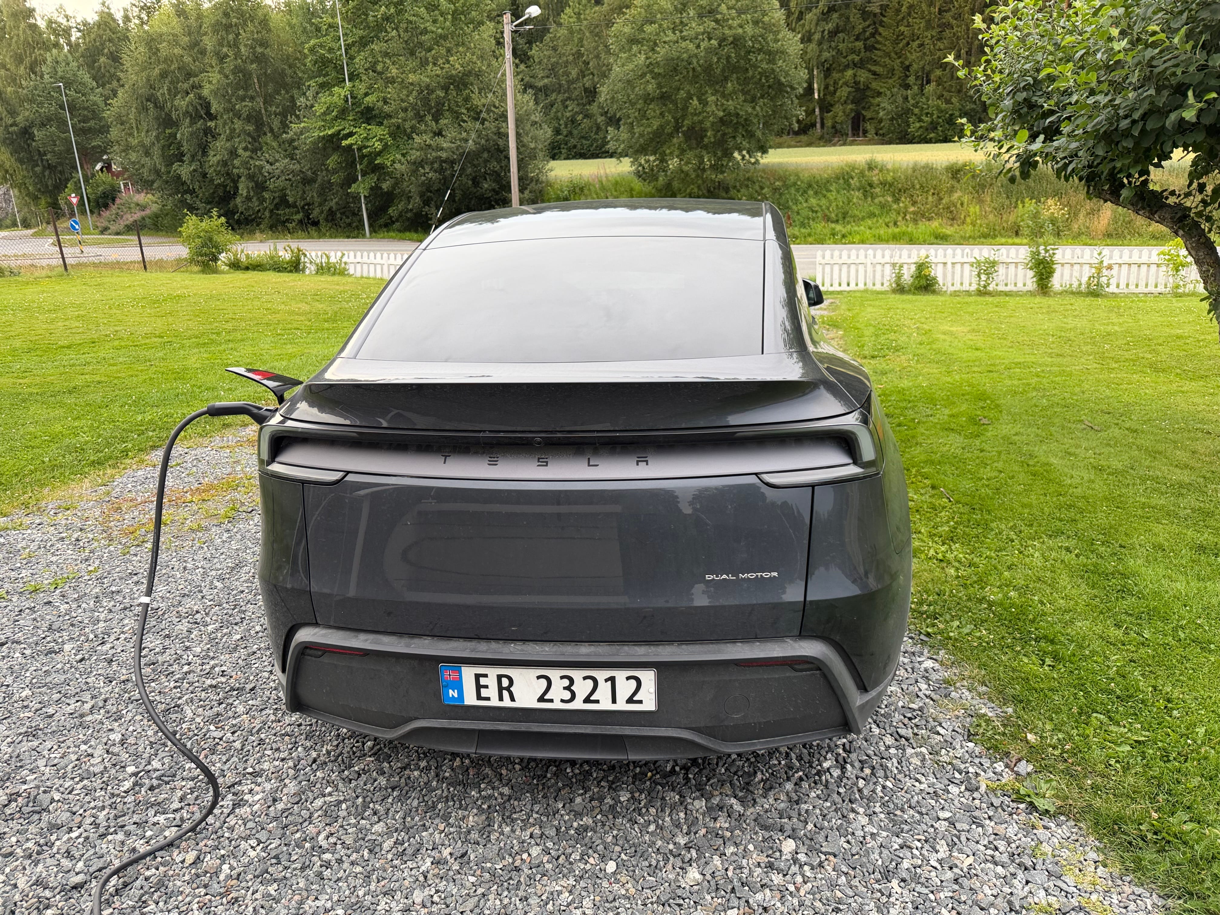Tesla Model Y Long Range med Ryggekamera