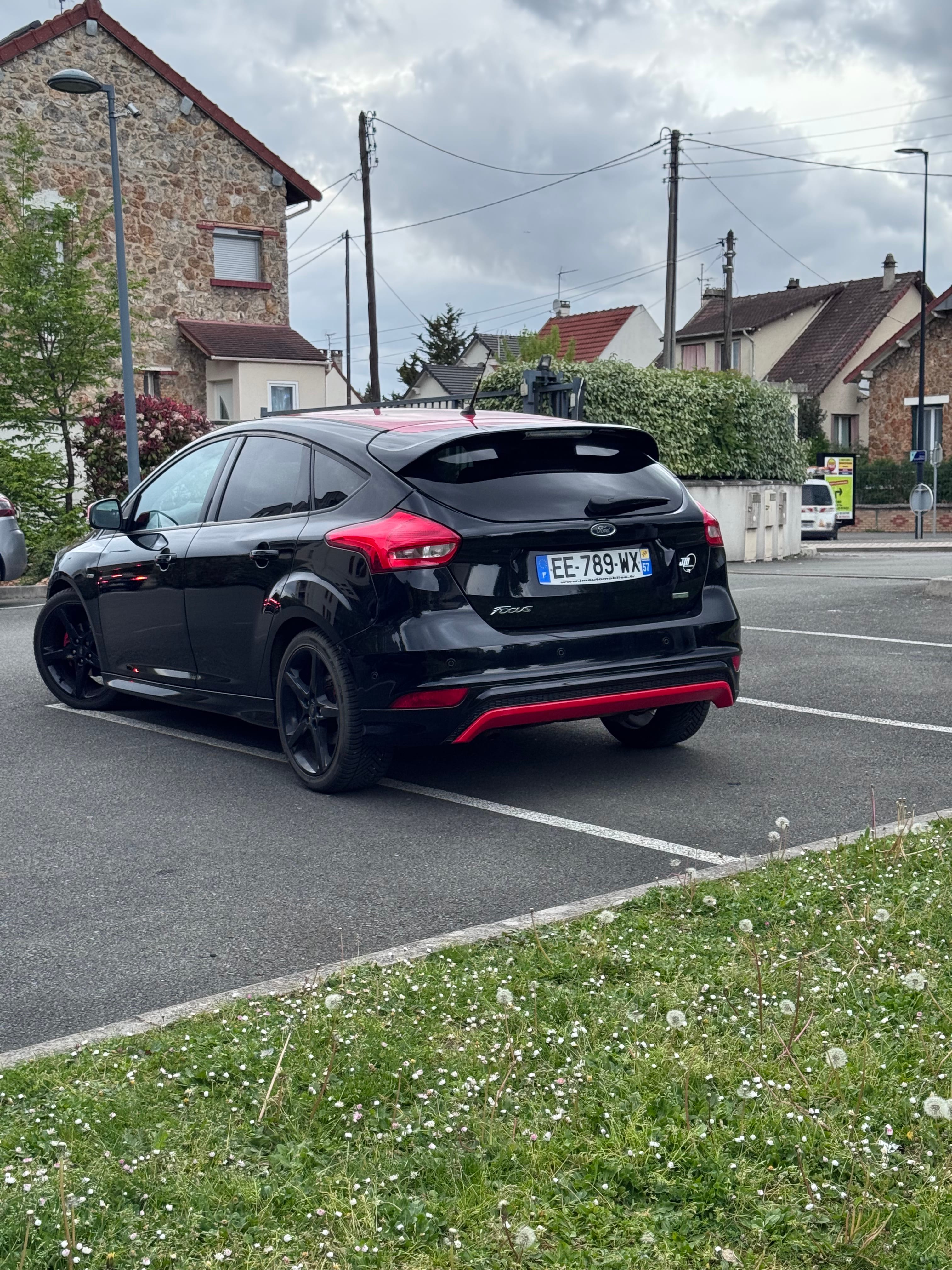 Ford Focus ST Line 1.0 125 ch avec Climatisation