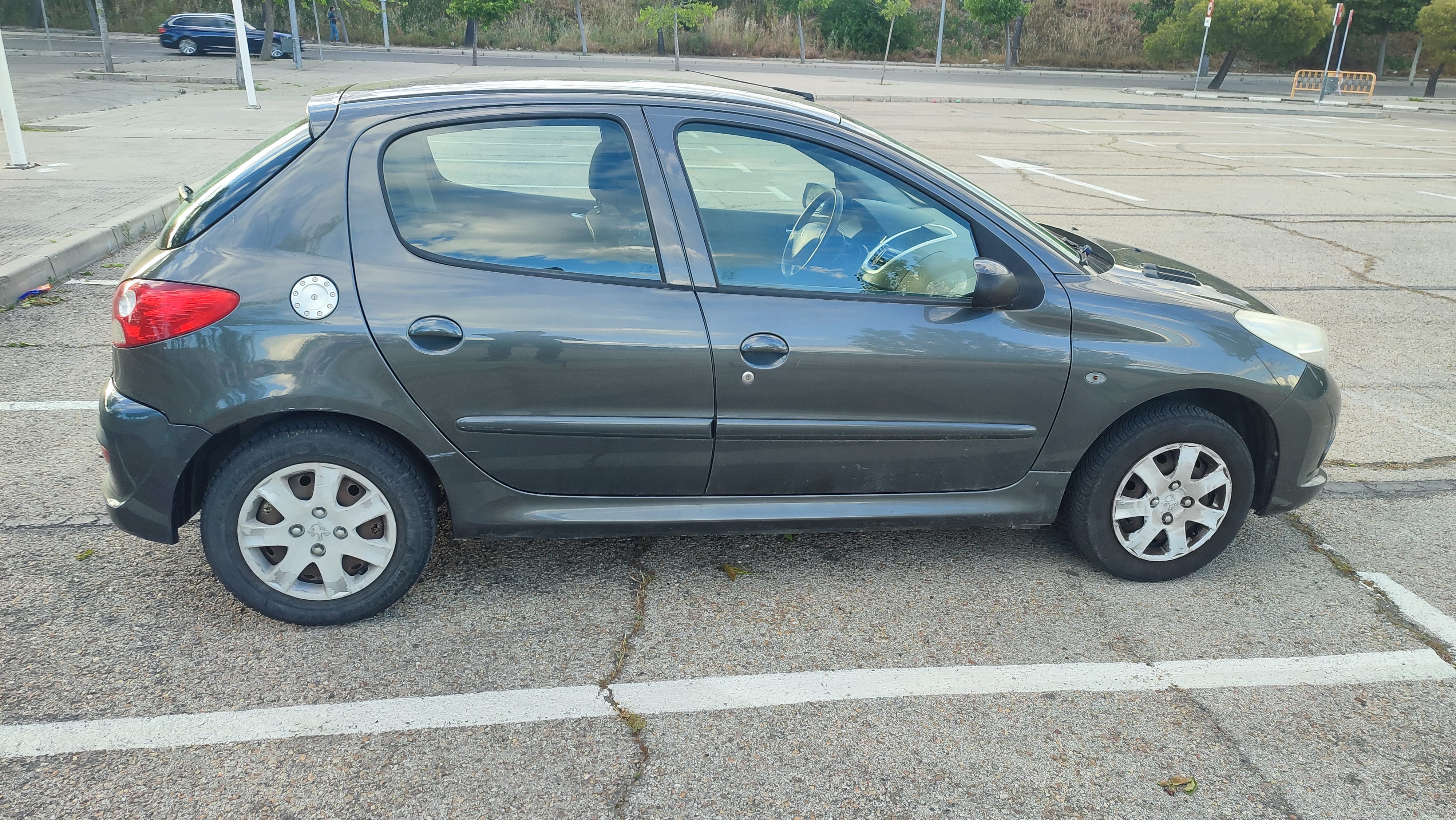 Peugeot 206+ con Aire acondicionado