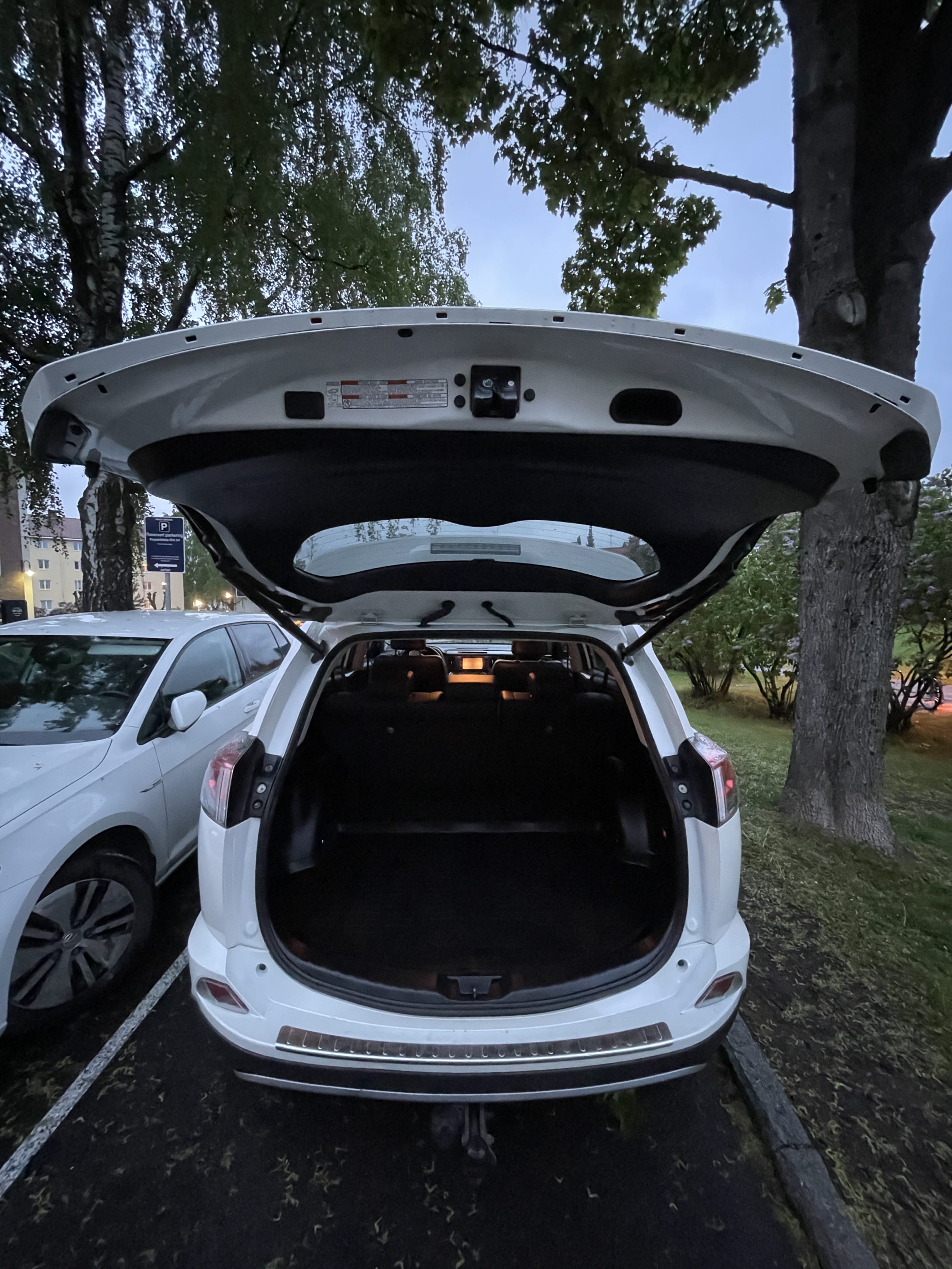 Toyota RAV4 Hybrid med Cruisekontroll