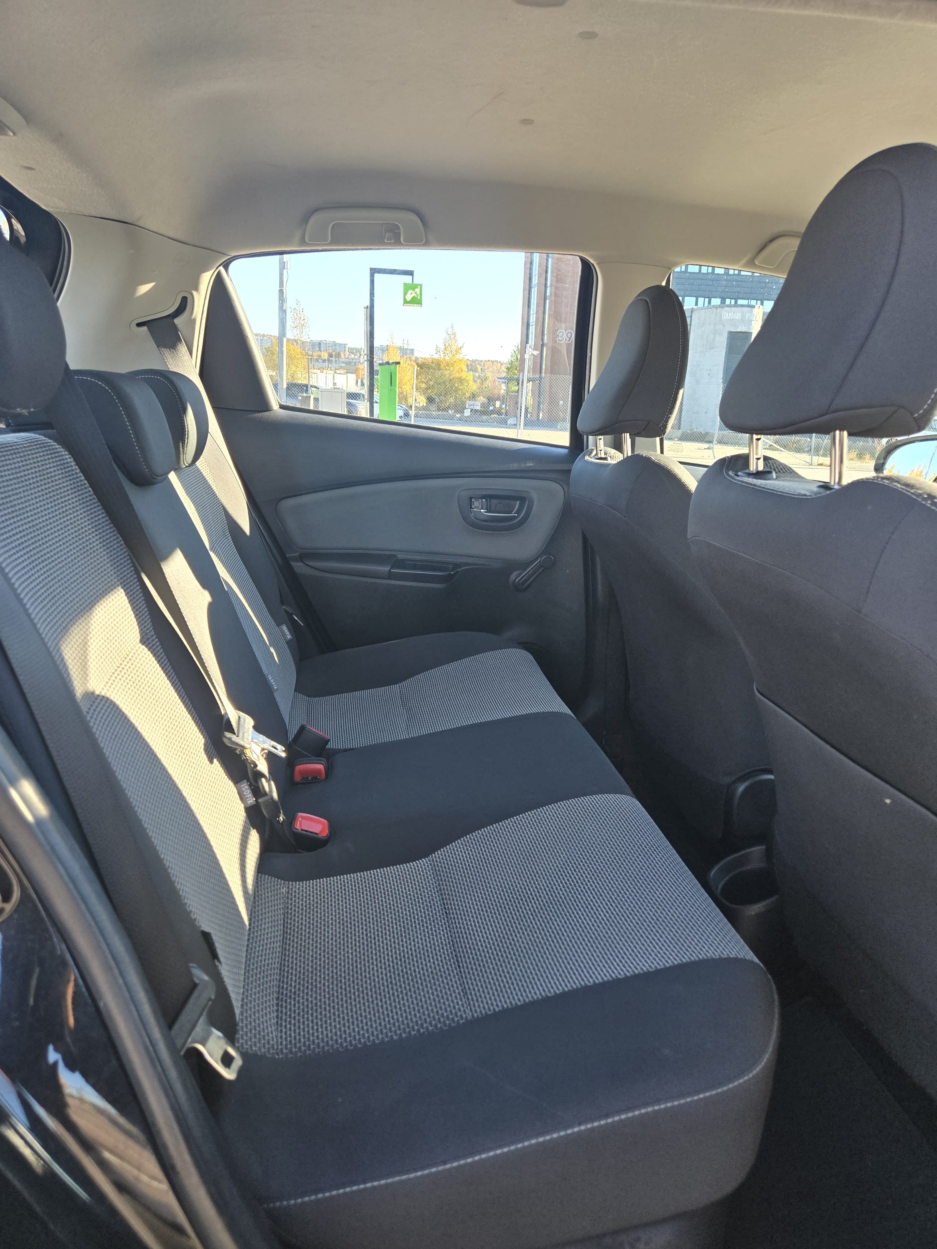 Toyota Yaris Hybrid 1,5 Bensin, Automat med Lydinngang