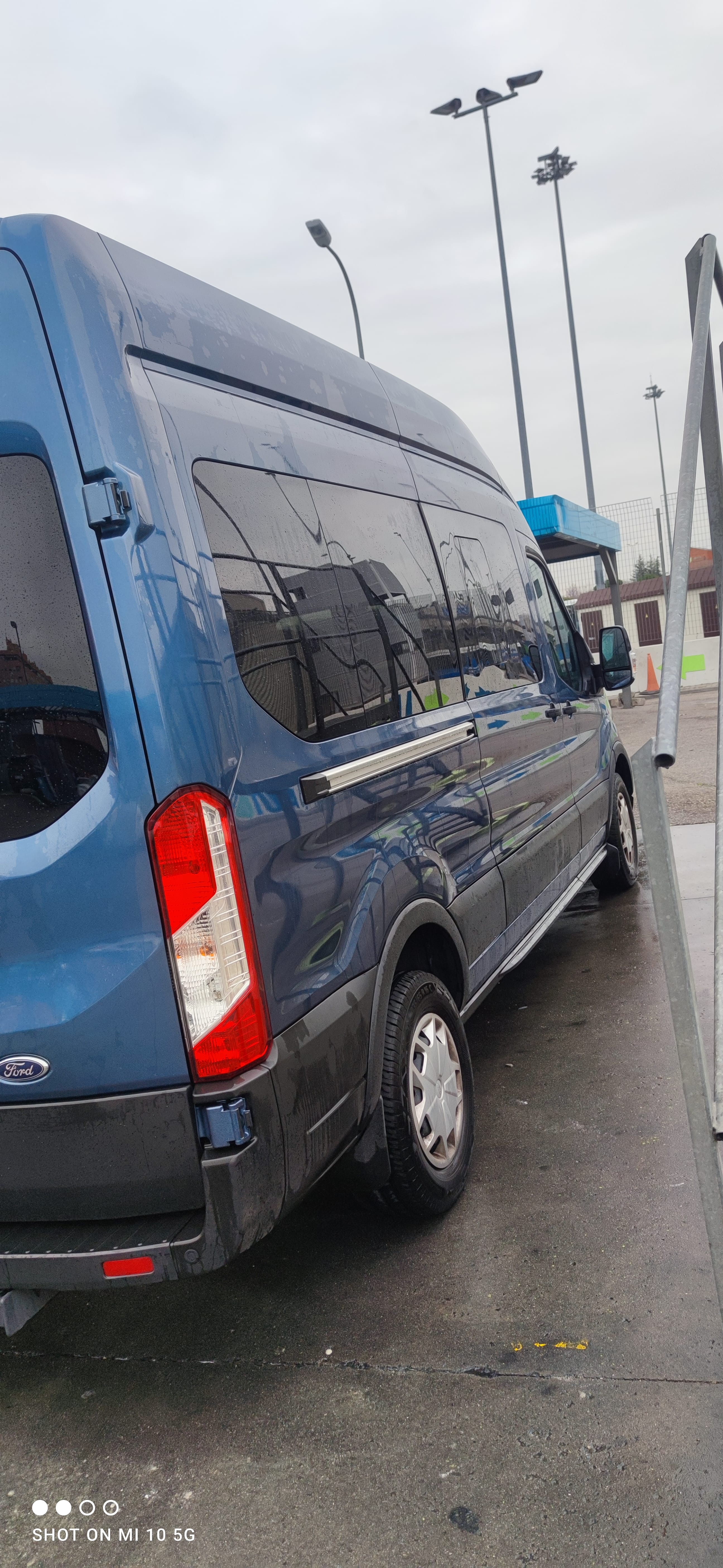 Ford Transit Kombi con Aire acondicionado