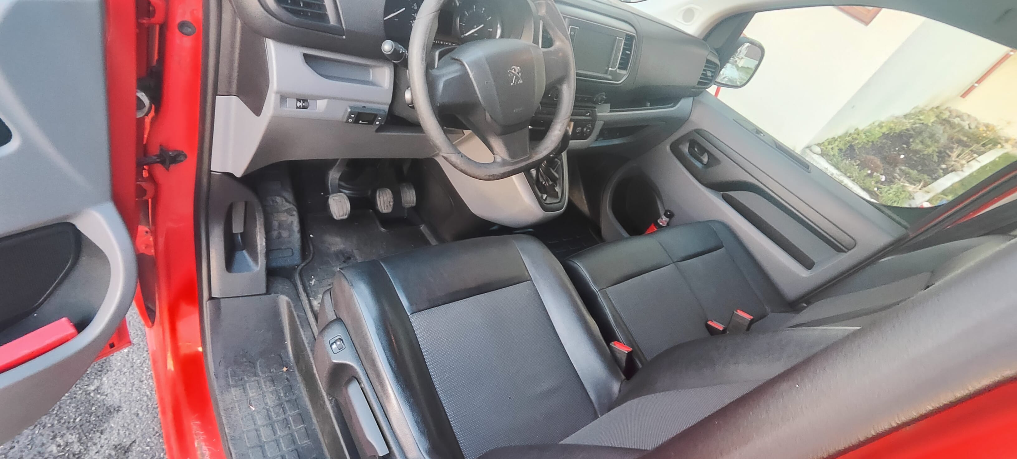Peugeot Expert med Android Auto