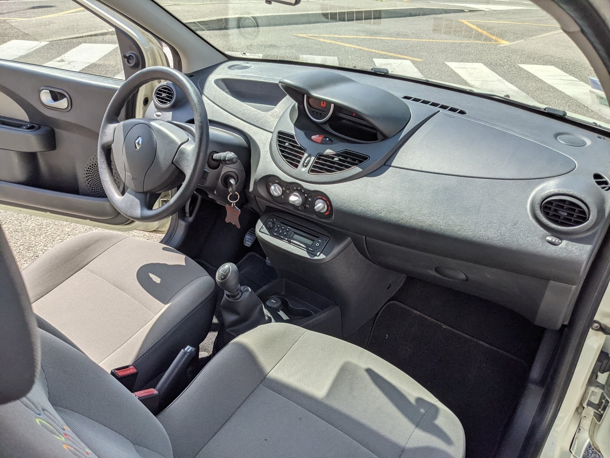 Renault Twingo II 75CV Climatisé with Audio / iPod input