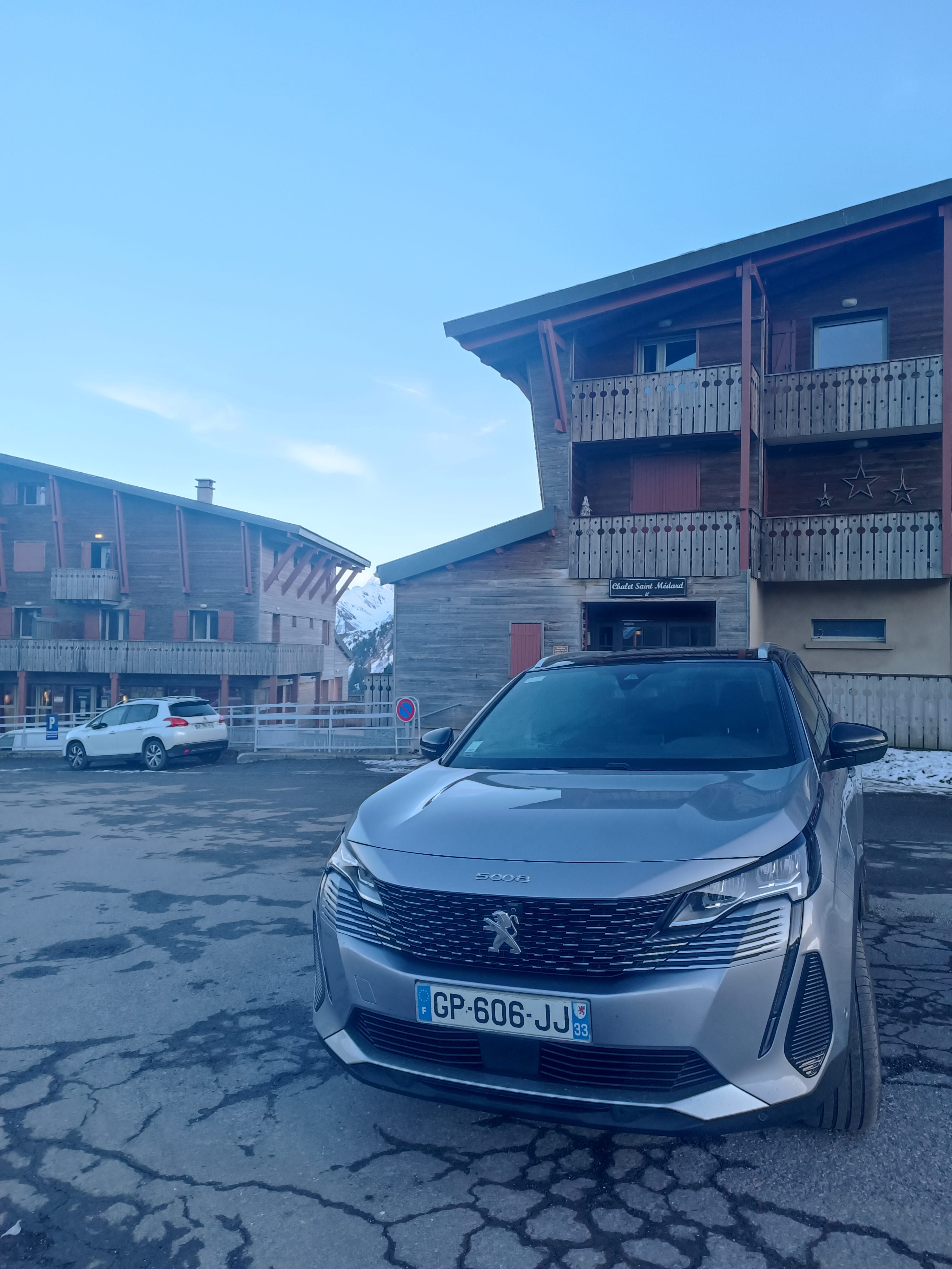 Peugeot 5008 avec Apple CarPlay