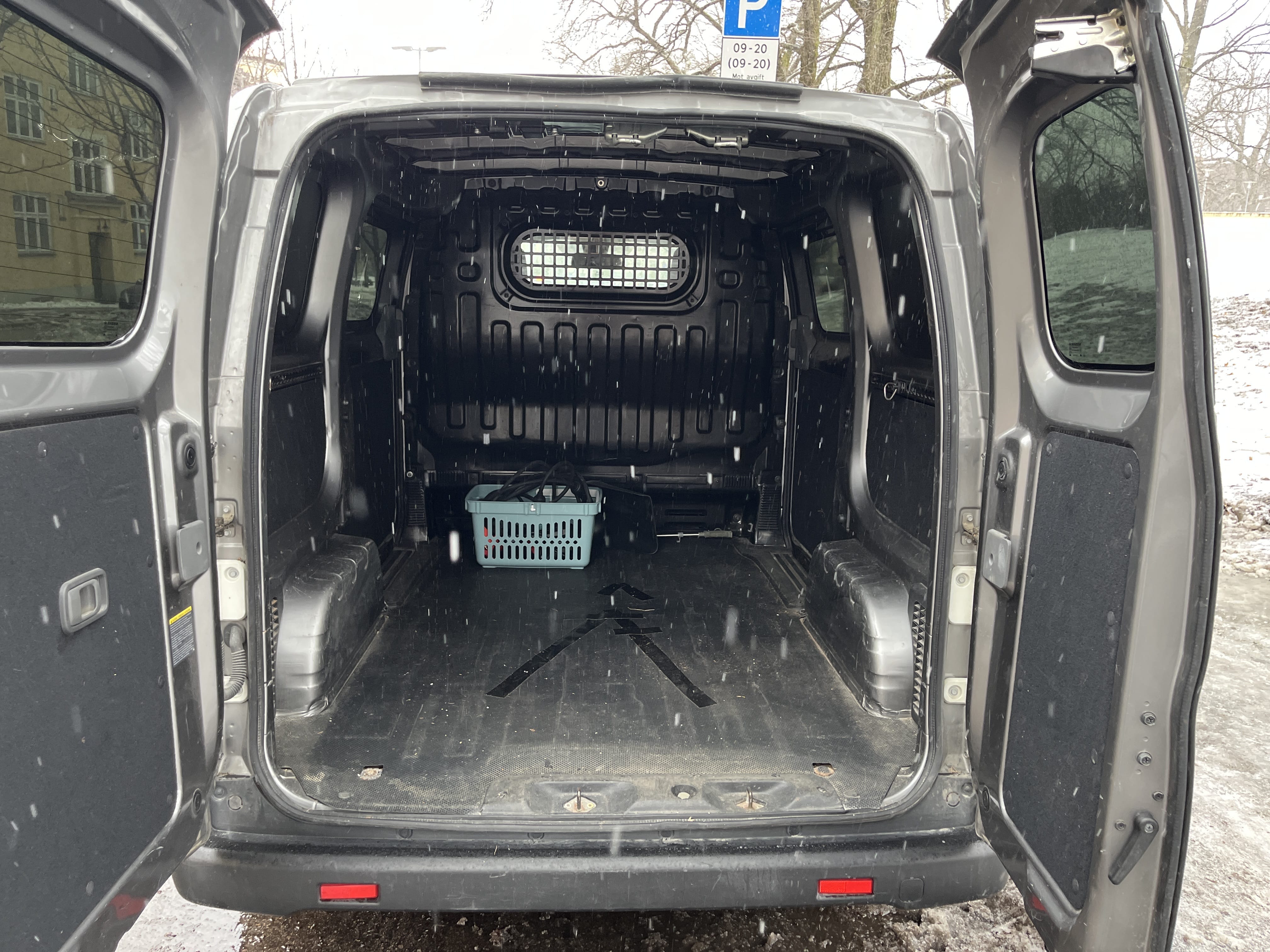 Nissan e-NV200 Varebil 4 - 40kWh (200km rekkevidde).... mit Navigationsgerät