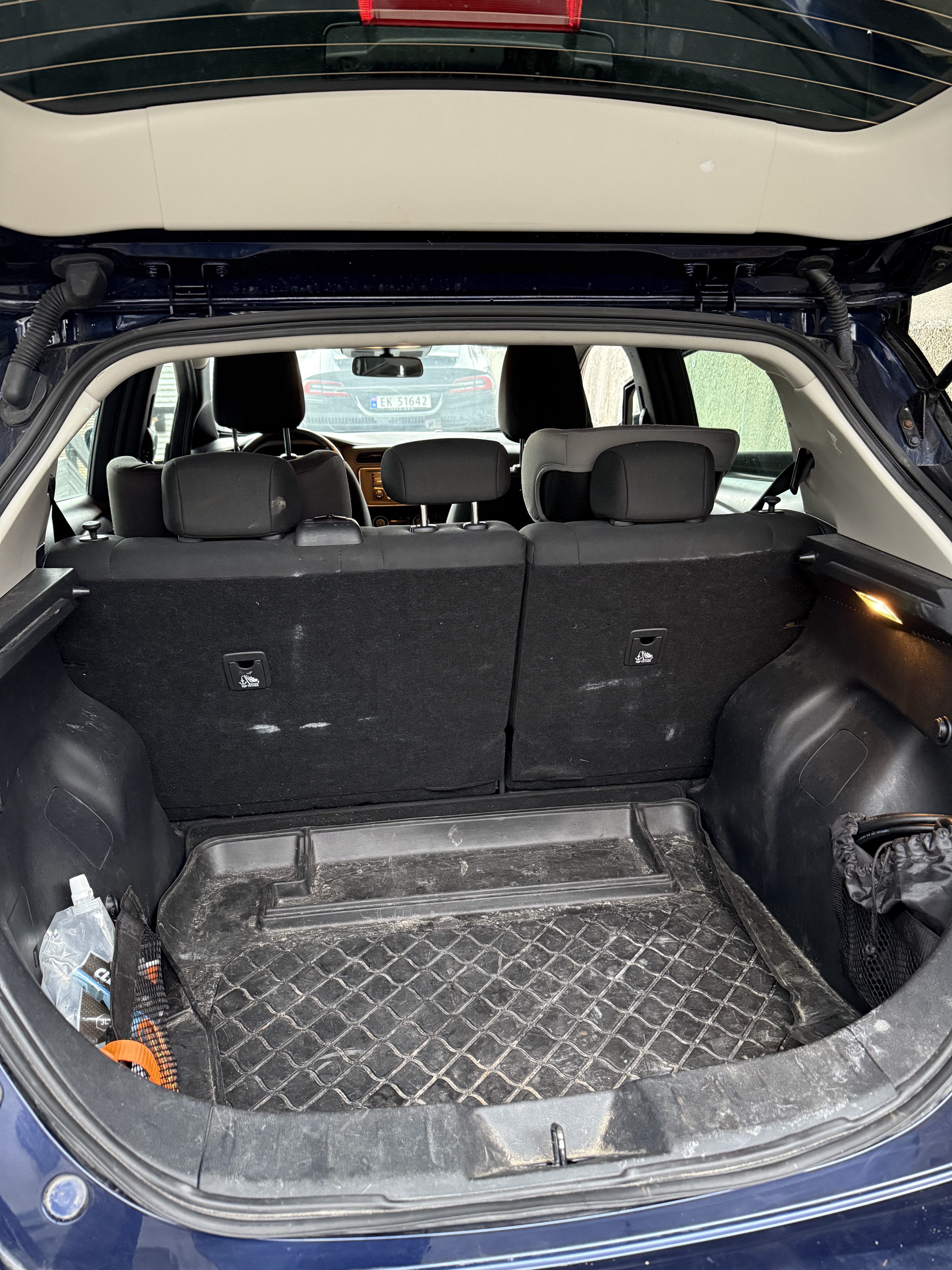 Nissan Leaf with Baby seat