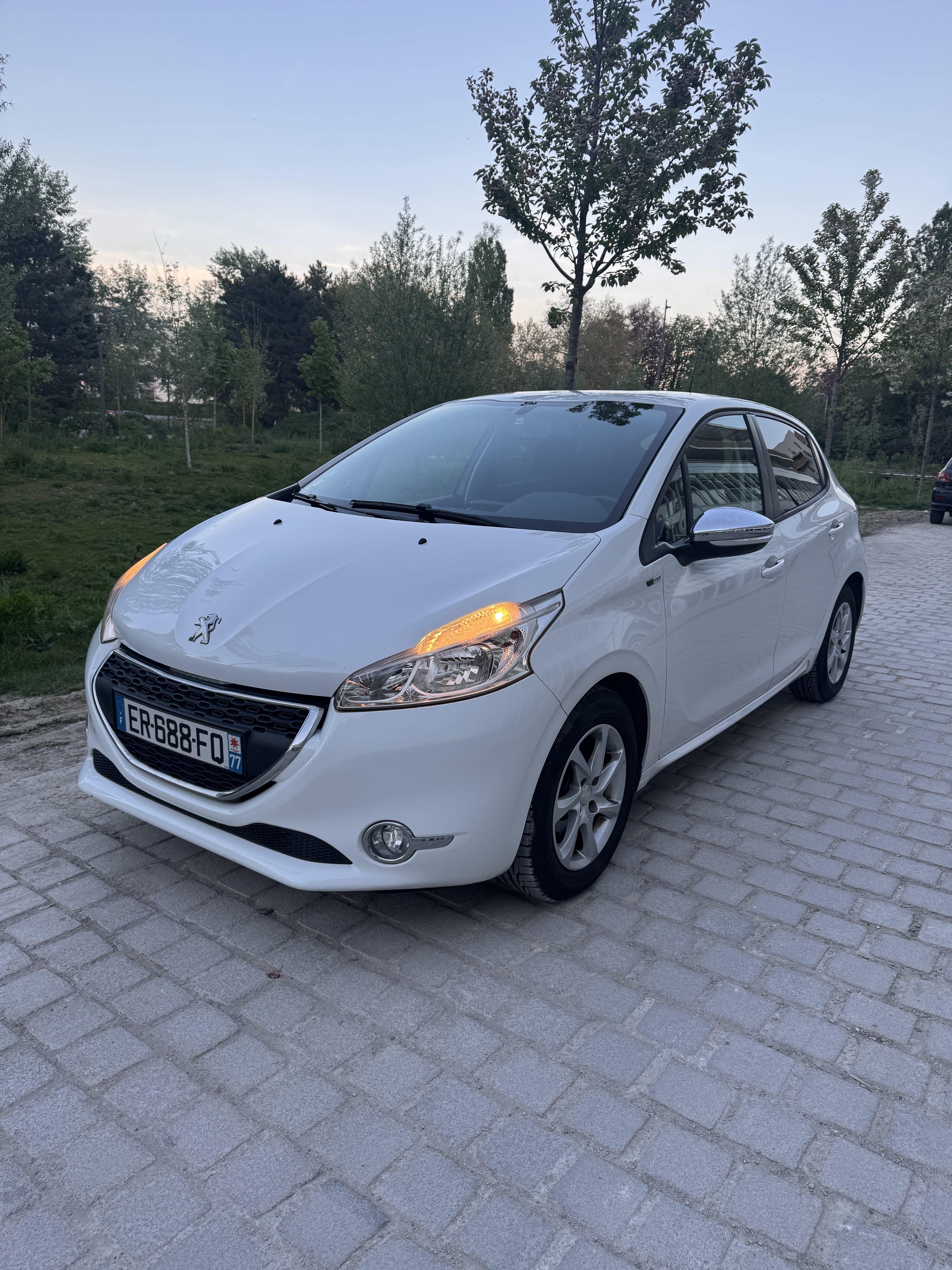 Peugeot 208, 2016, Essence 95