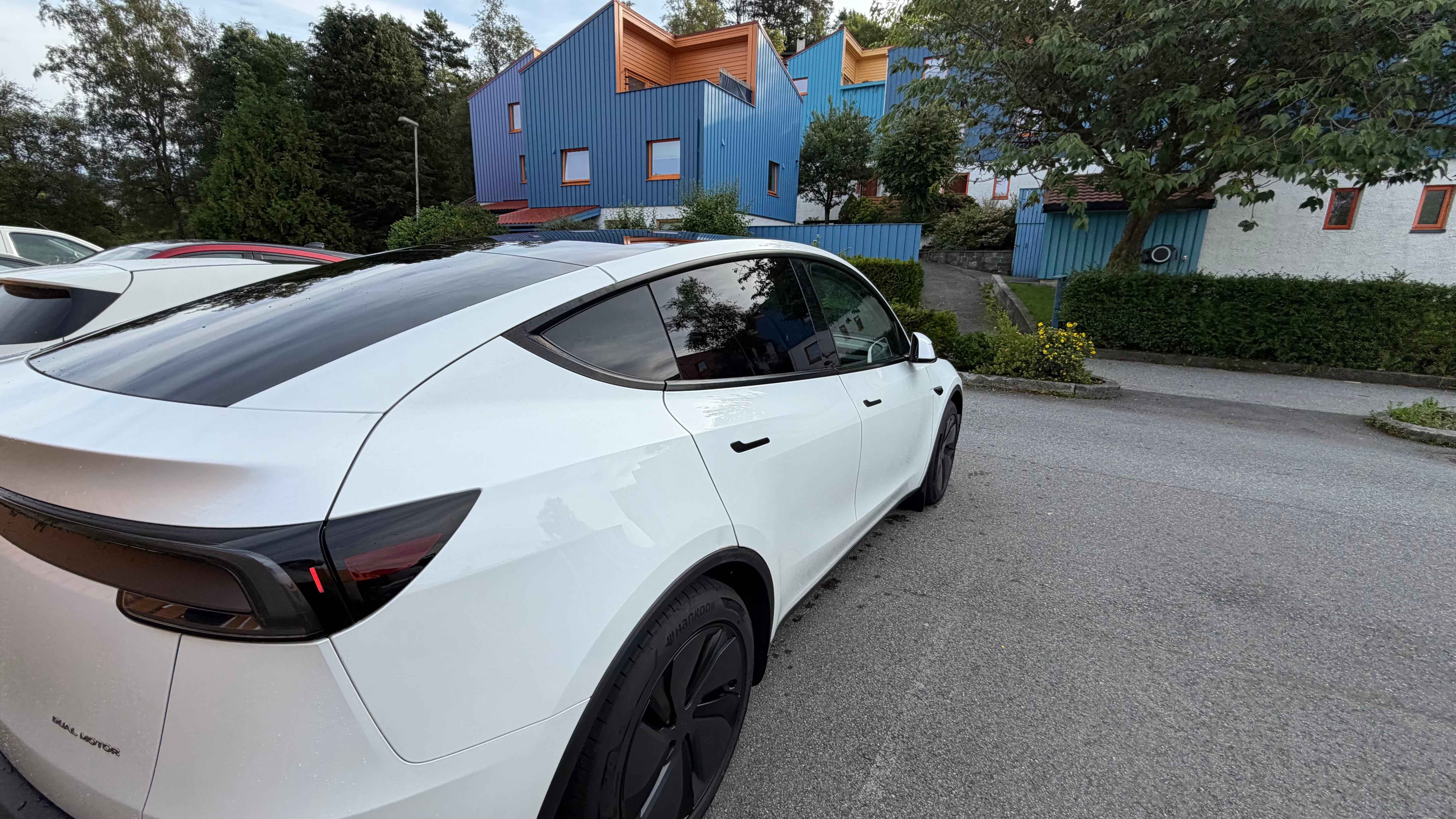 Tesla Model Y Long Range with Backup camera