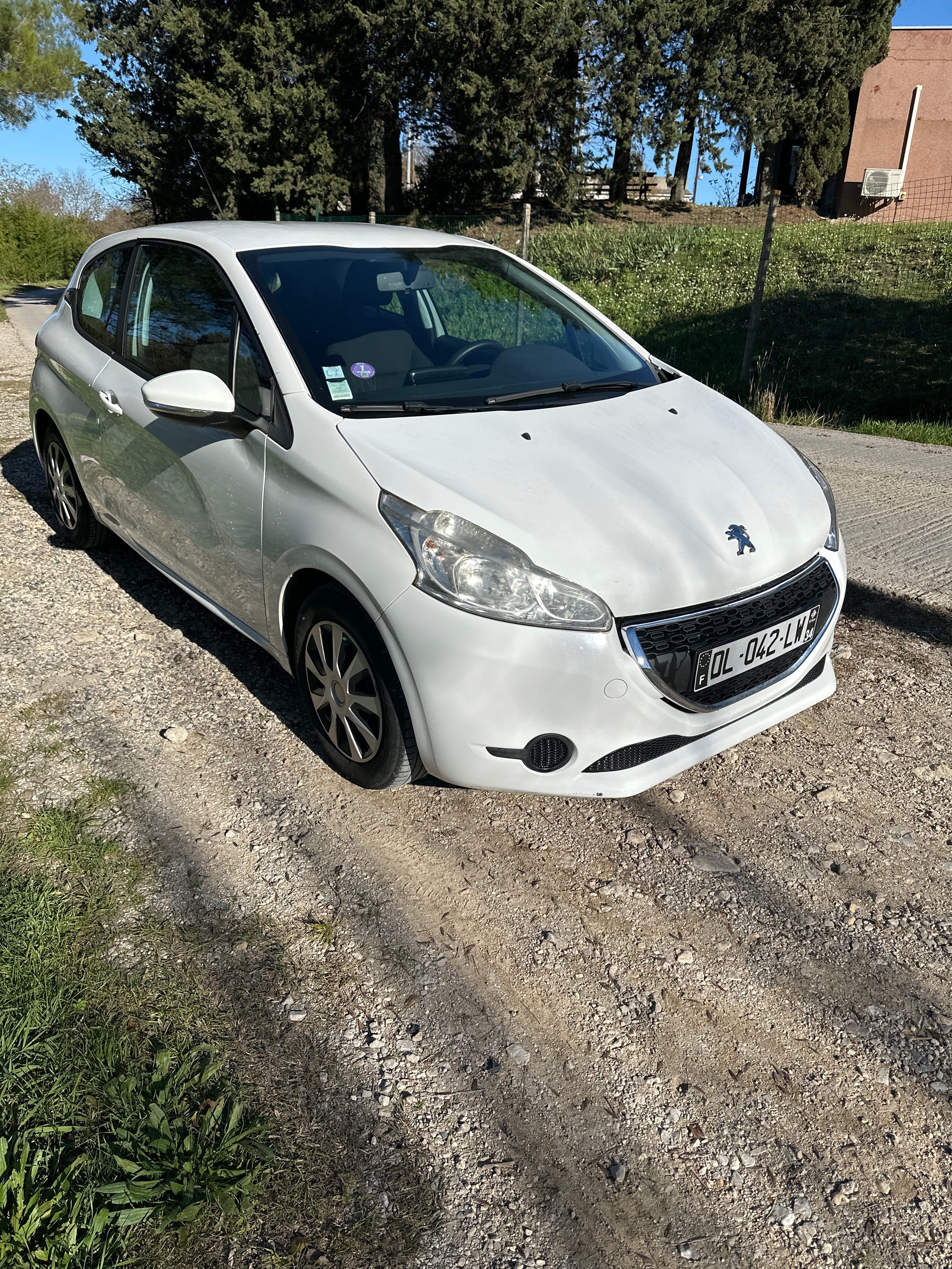 Peugeot 208, 2014, Essence 98