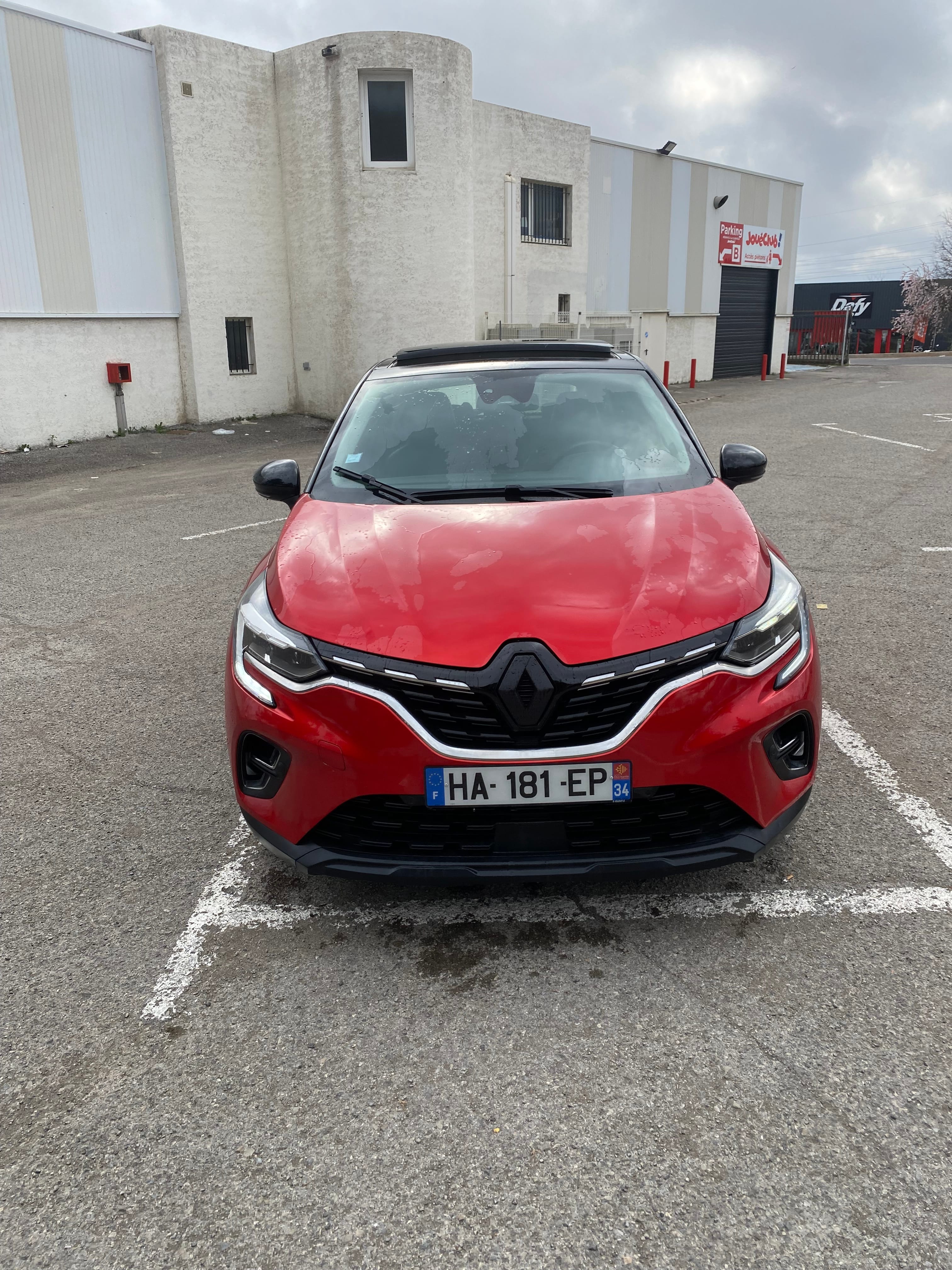 Renault Captur Full options mit Kindersitz