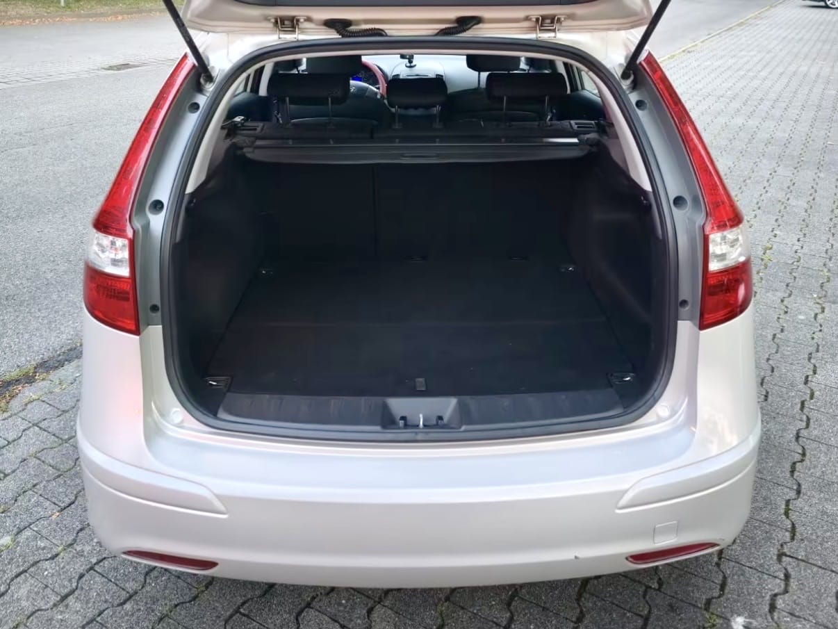 Hyundai i30 CW avec Autoradio